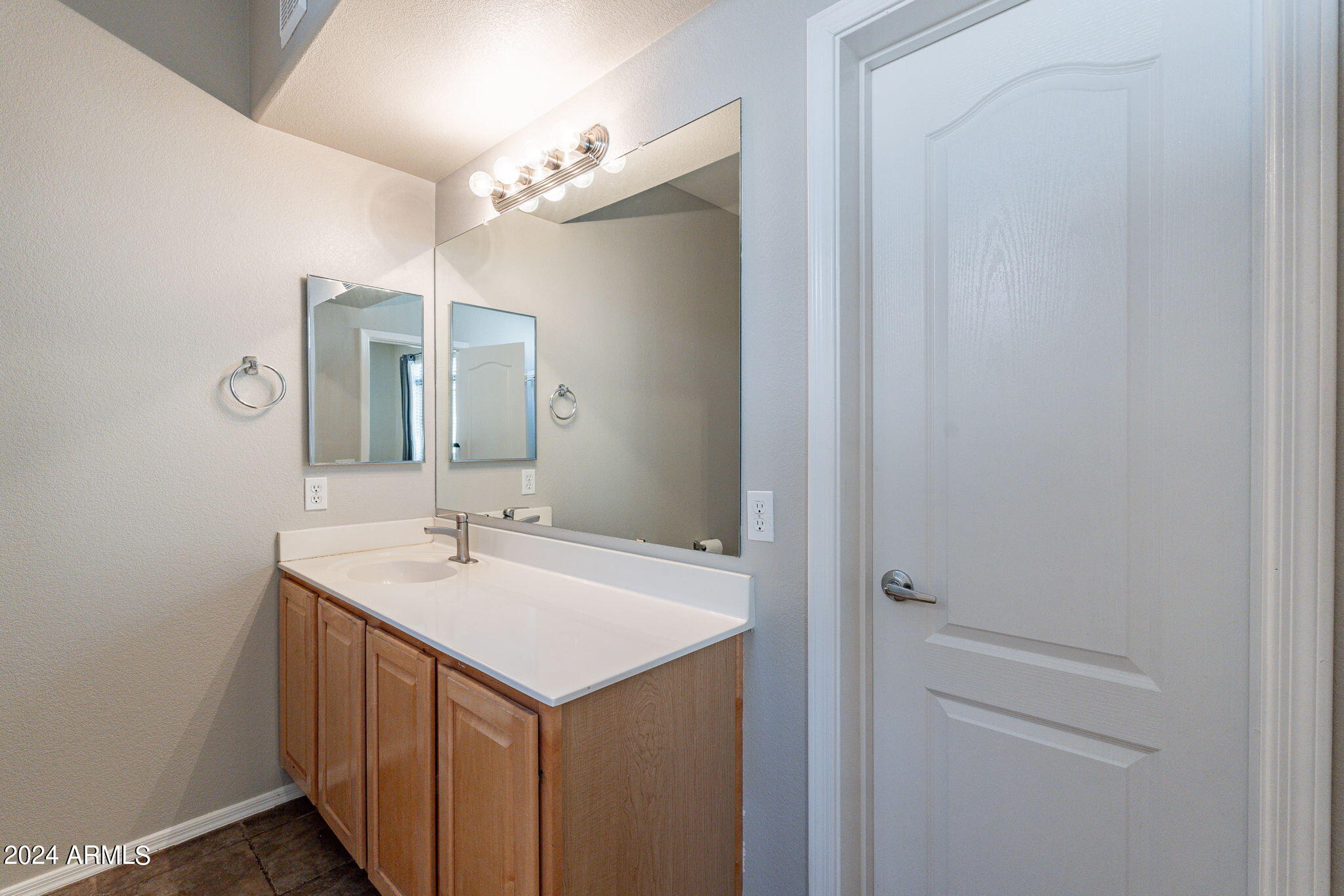 16825 N 14TH Street, 11