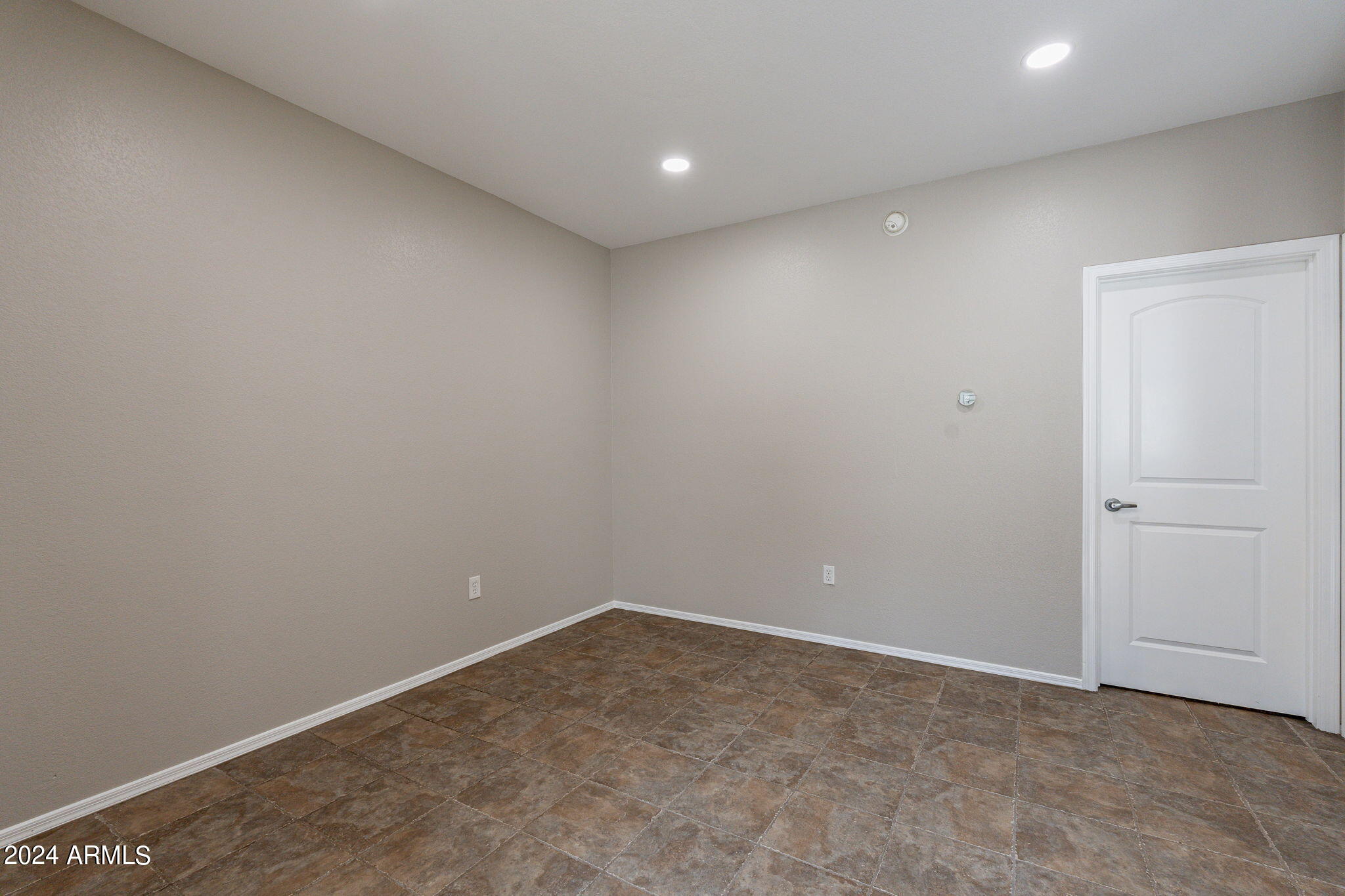 16825 N 14TH Street, 11