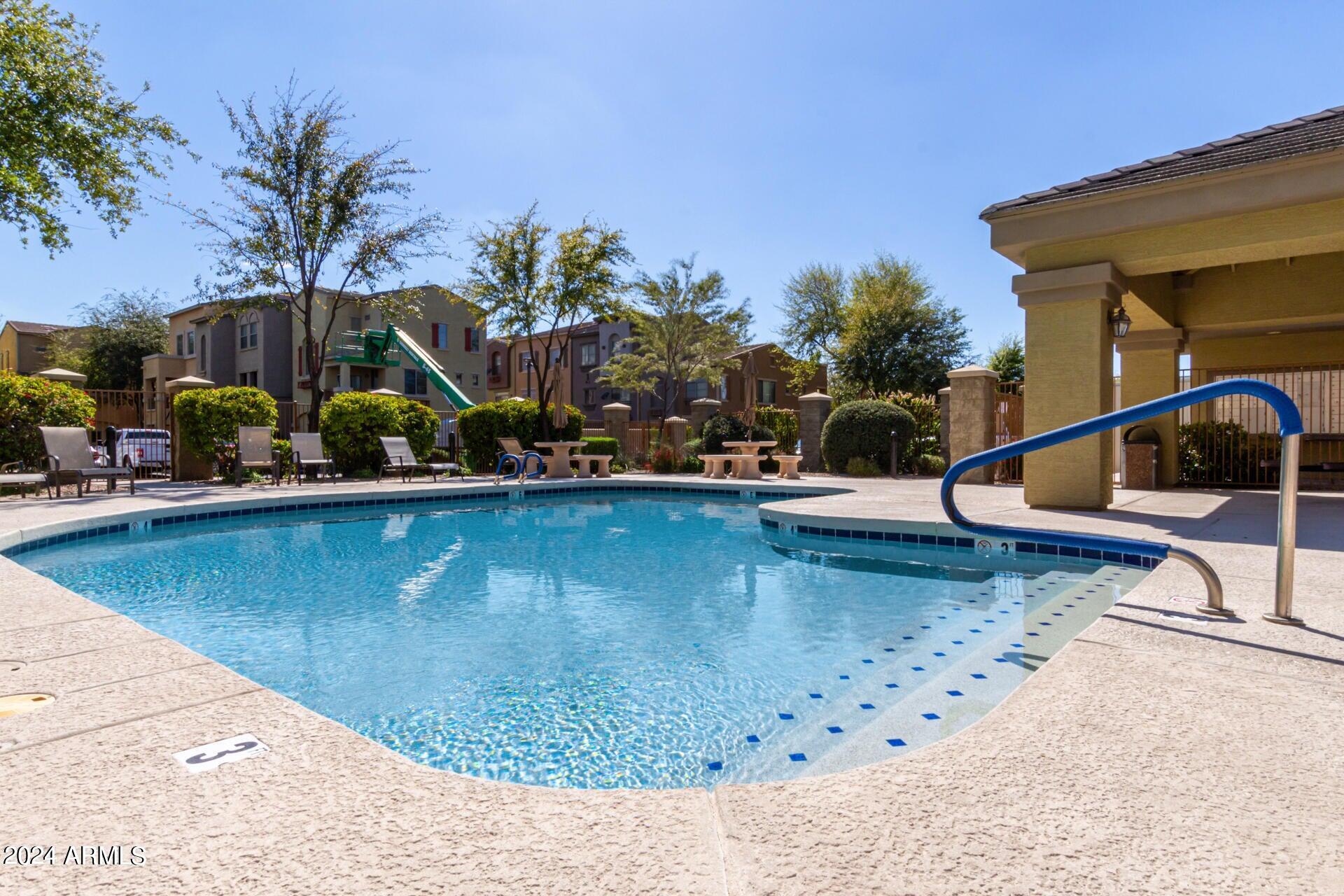 16825 N 14TH Street, 11