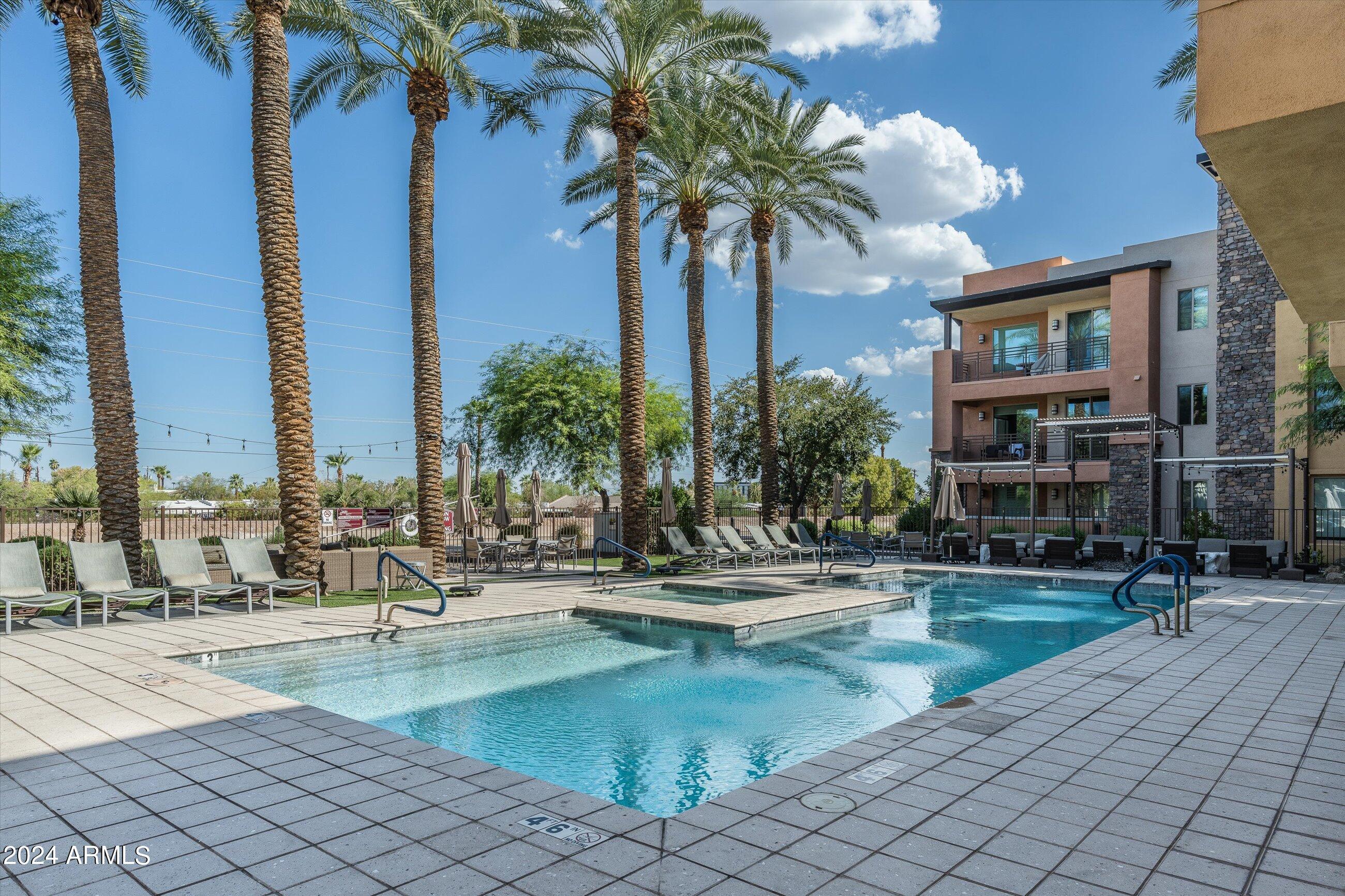 4931 N WOODMERE FAIRWAY 1005