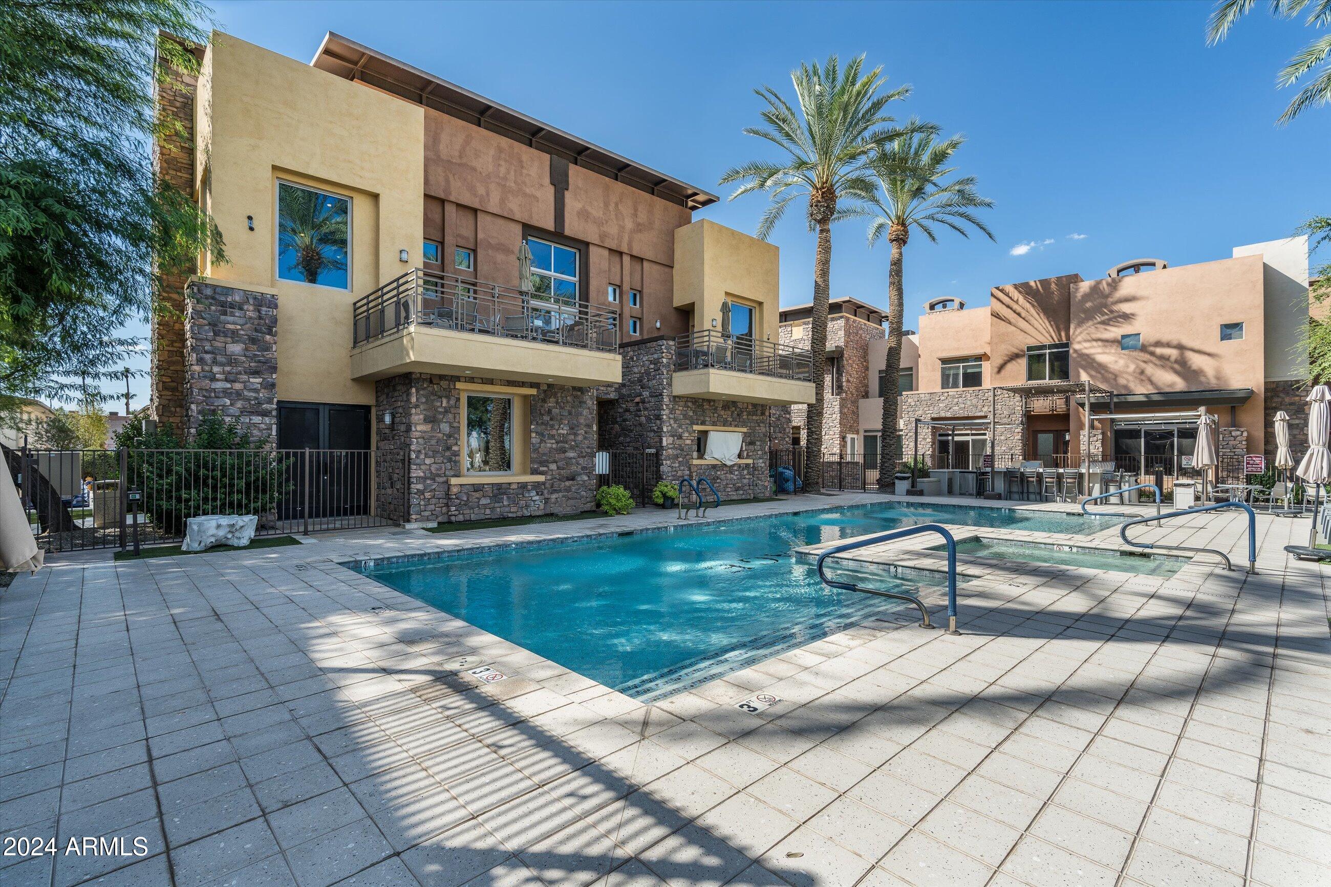 4931 N WOODMERE FAIRWAY 1005