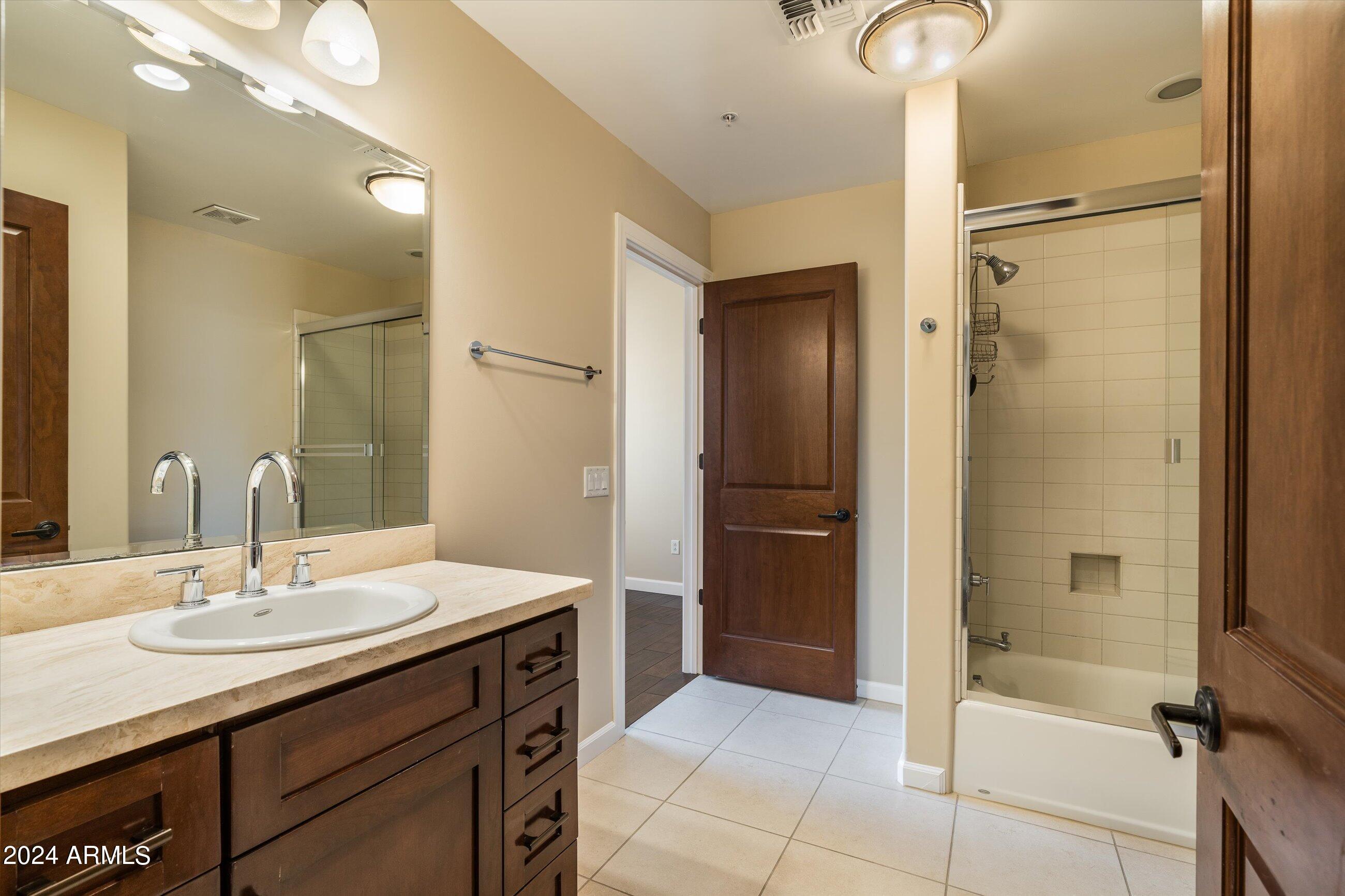 4931 N WOODMERE FAIRWAY 1005