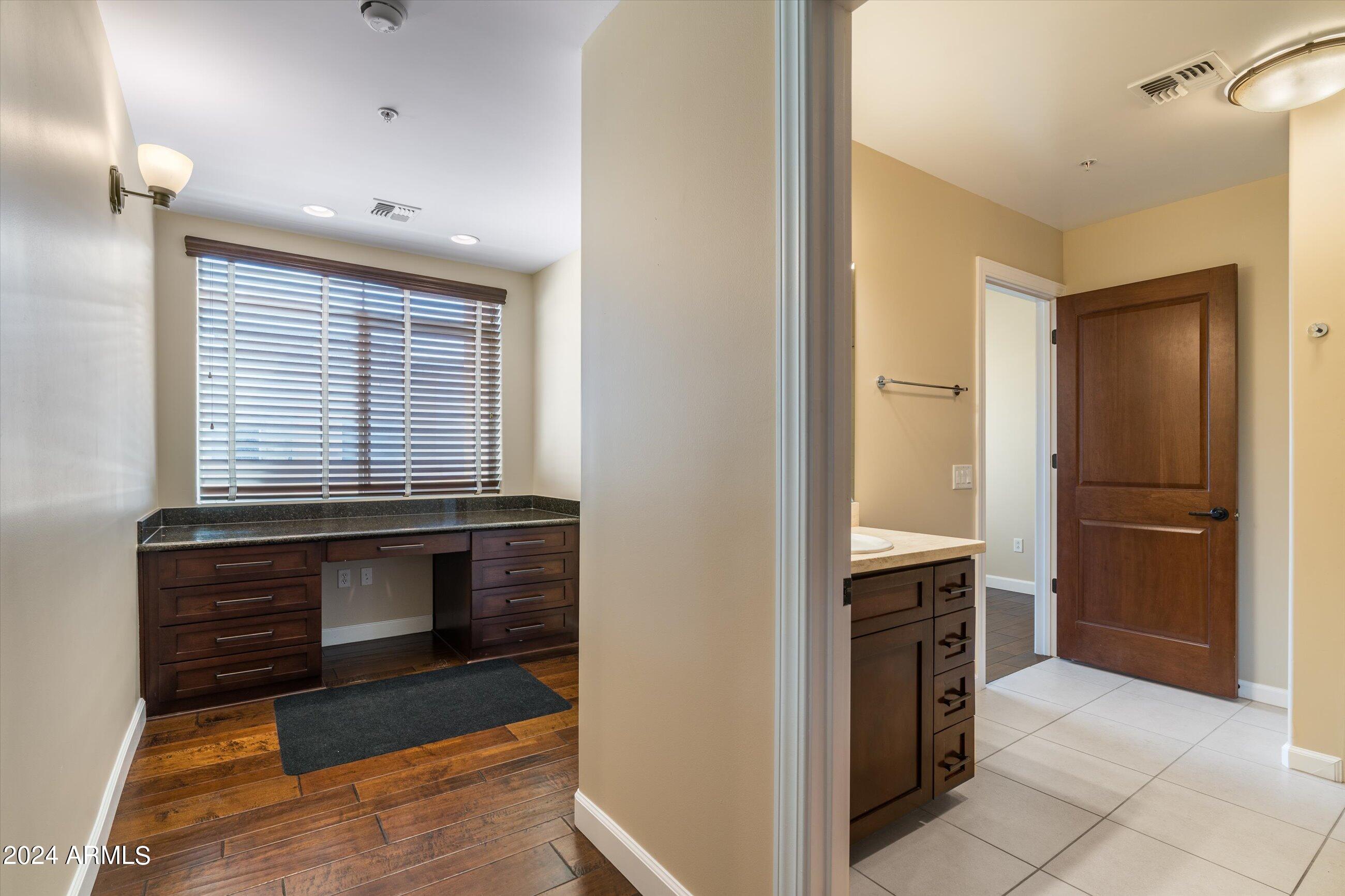 4931 N WOODMERE FAIRWAY 1005