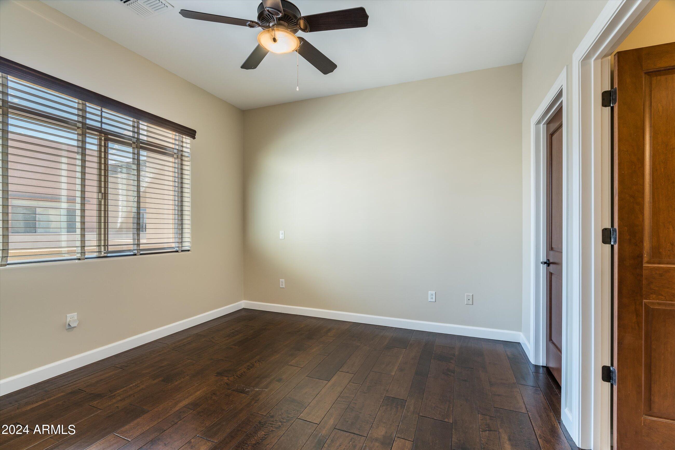 4931 N WOODMERE FAIRWAY 1005