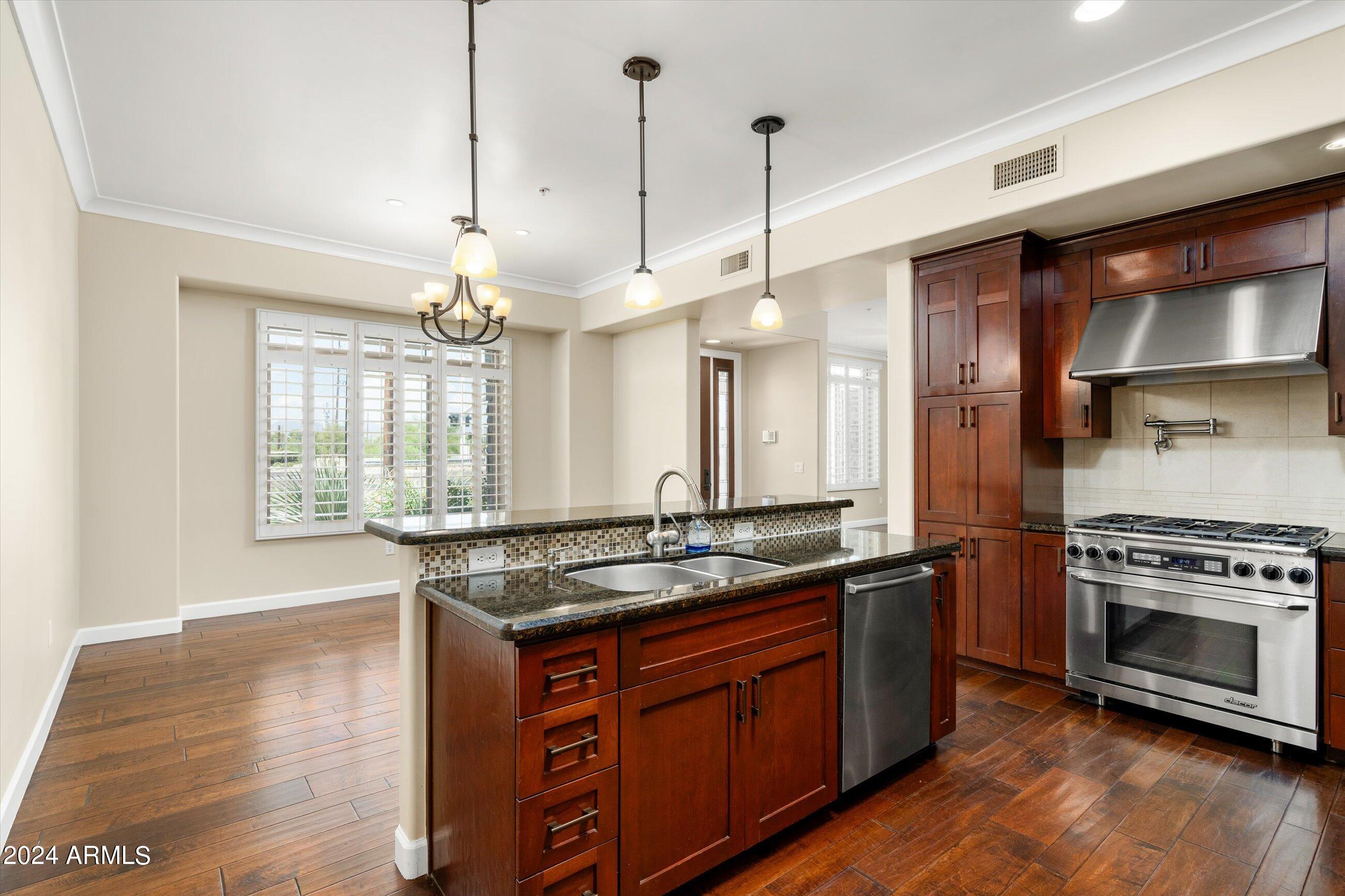 4931 N WOODMERE FAIRWAY 1005