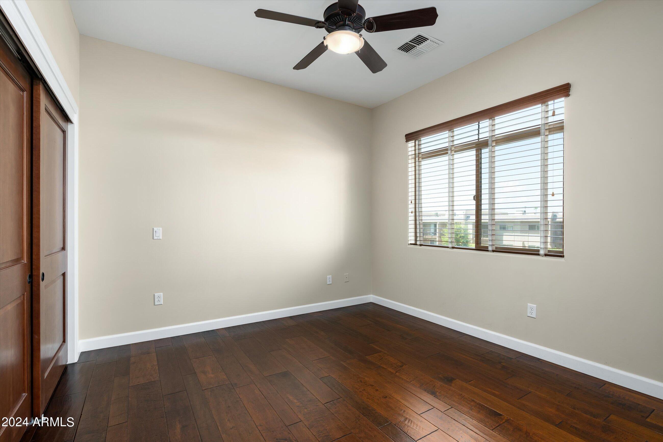 4931 N WOODMERE FAIRWAY 1005