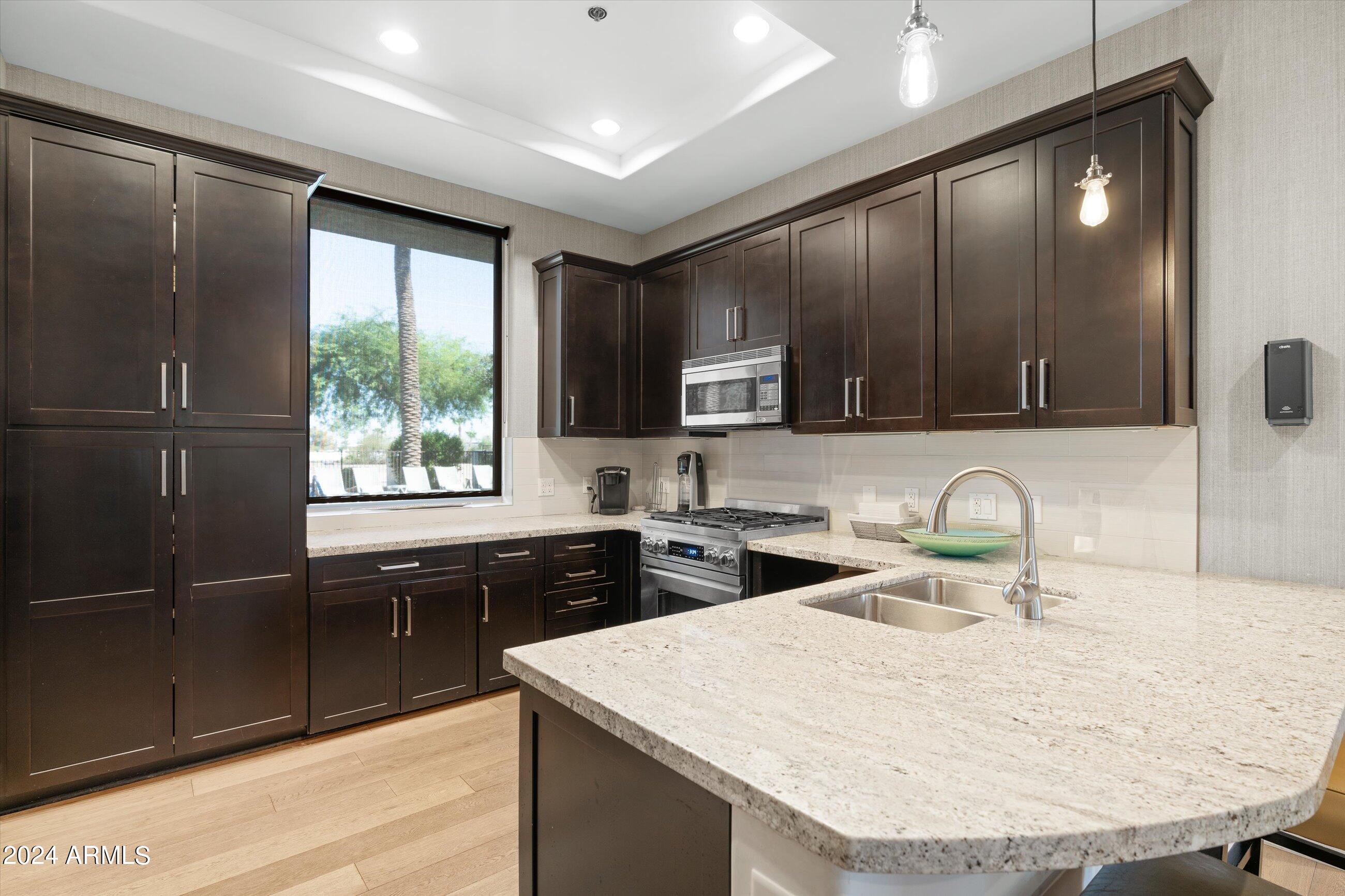 4931 N WOODMERE FAIRWAY 1005