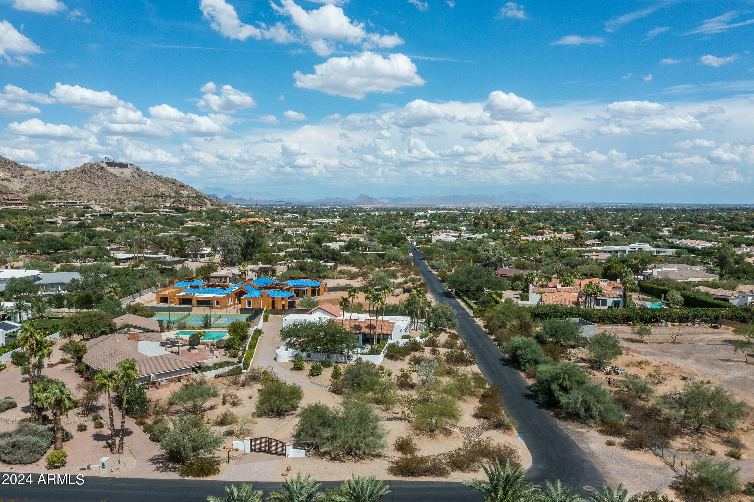 5828 E CACTUS WREN Road