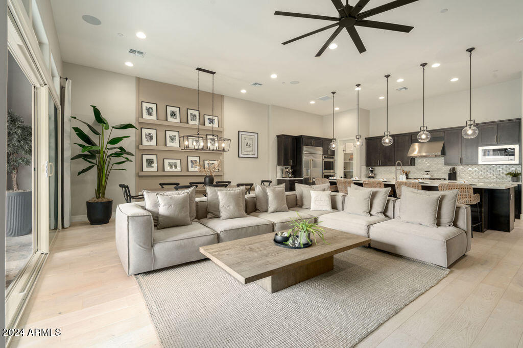 7258 E CAMINO SALIDA DEL SOL