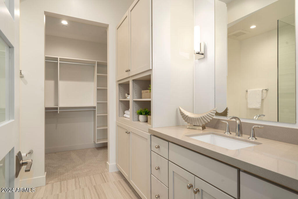 6166 N SCOTTSDALE Road, B1003