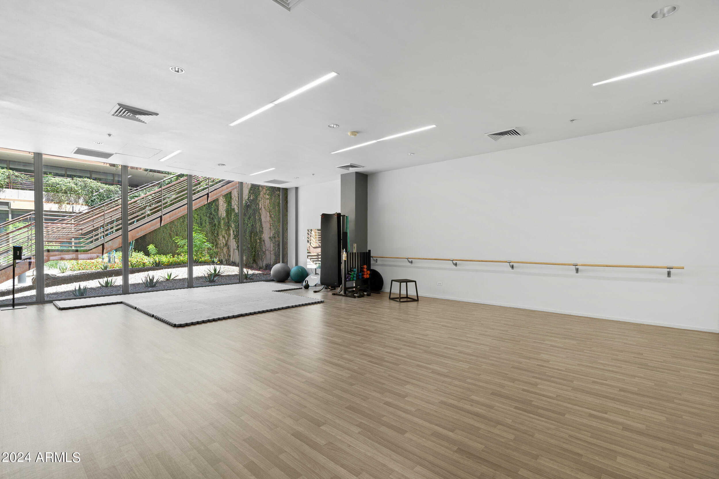 7121 E RANCHO VISTA Drive 1004