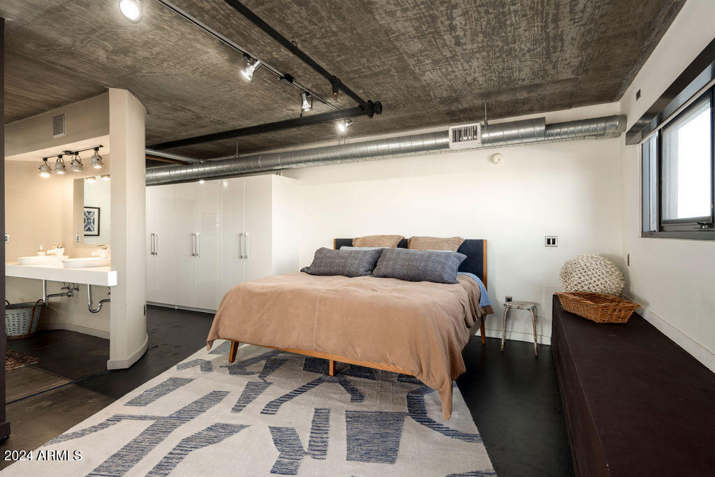 7301 E 3RD Avenue, 411