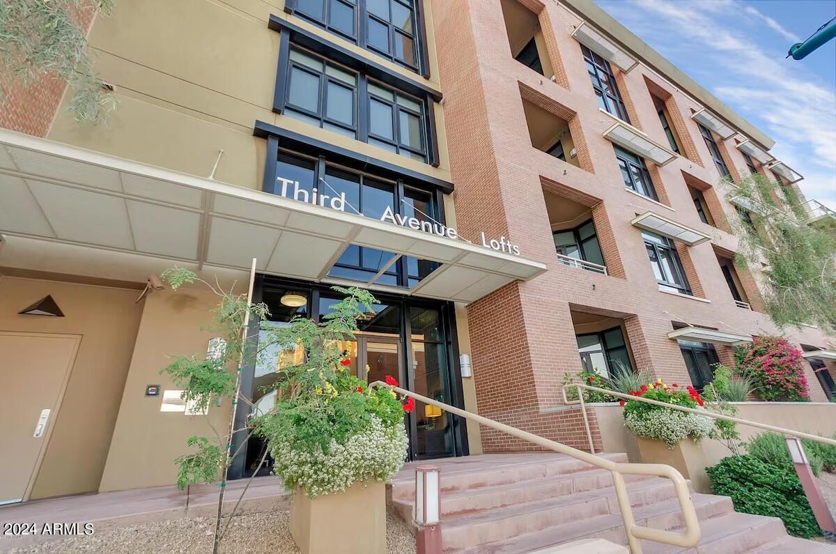 7301 E 3RD Avenue, 411