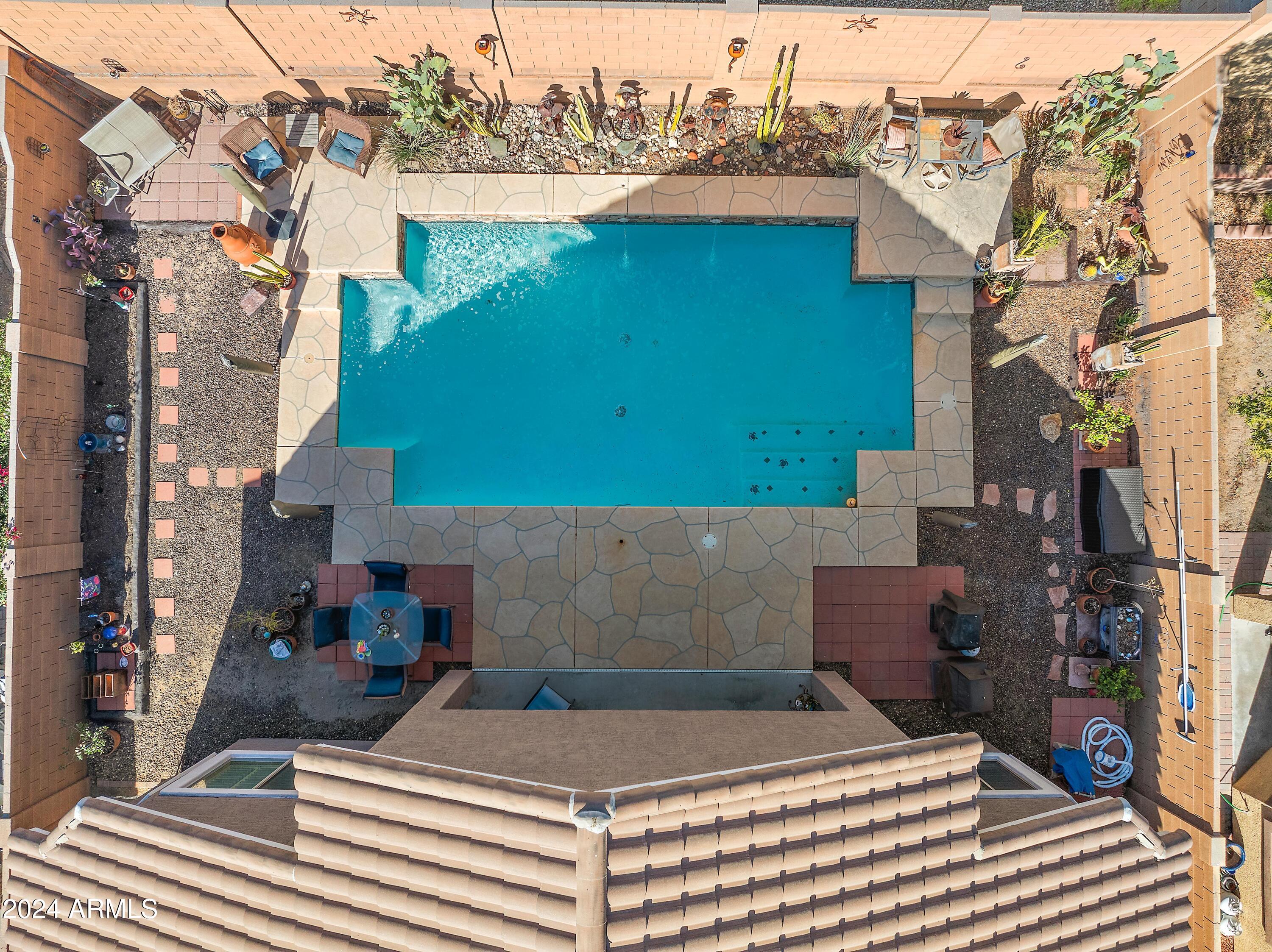 2412 W CRIMSON Terrace