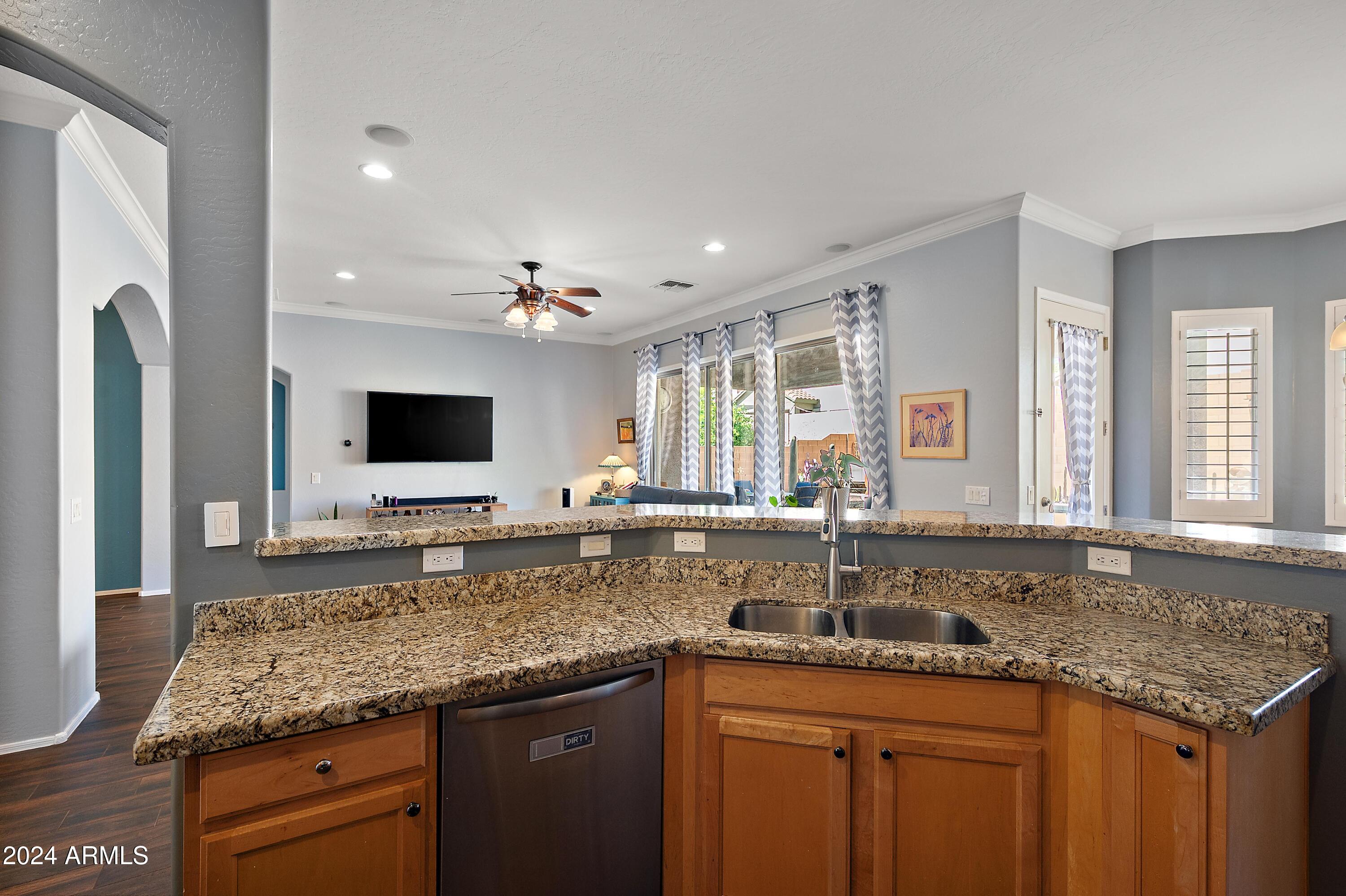 2412 W CRIMSON Terrace