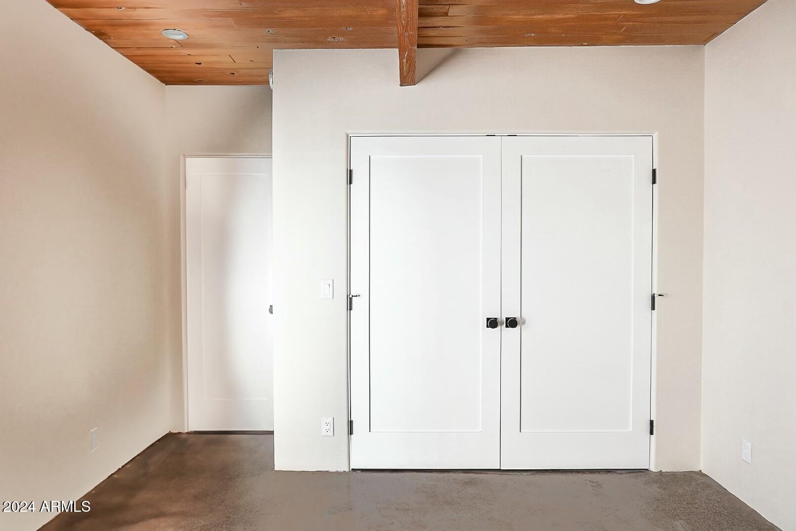 6237 E Pinchot Avenue