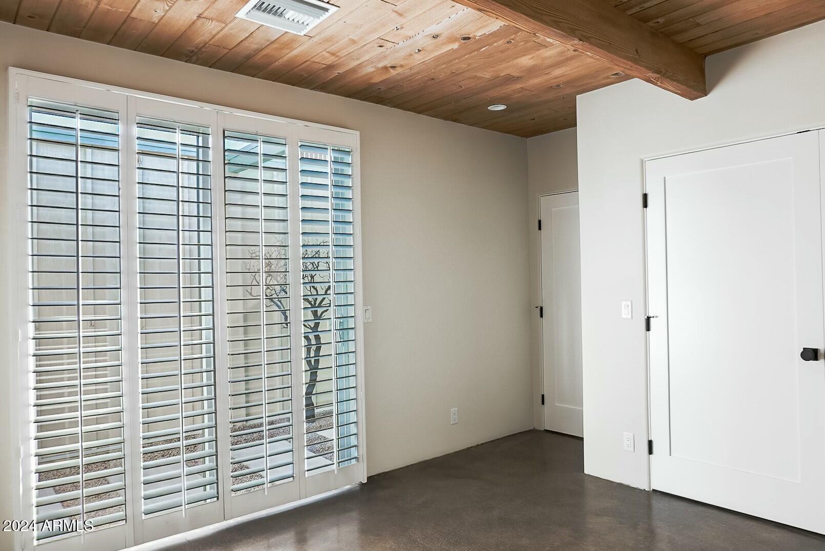 6237 E Pinchot Avenue