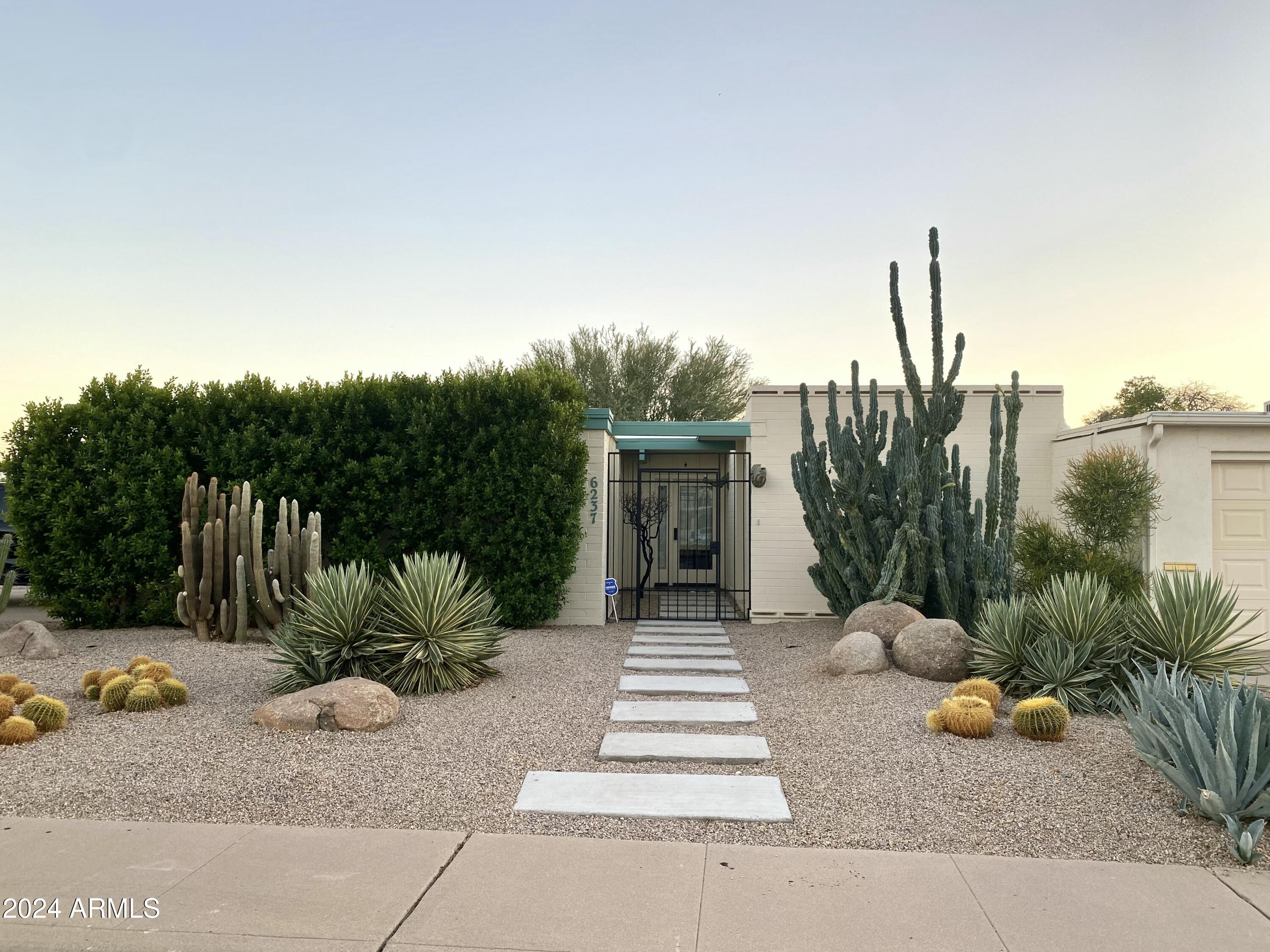 6237 E Pinchot Avenue