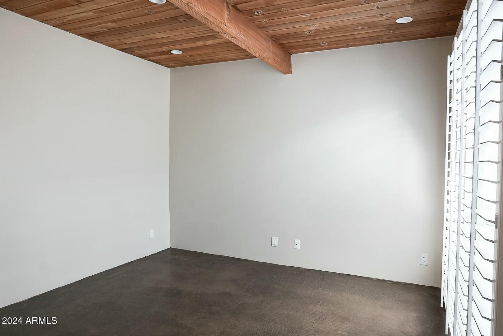 6237 E Pinchot Avenue