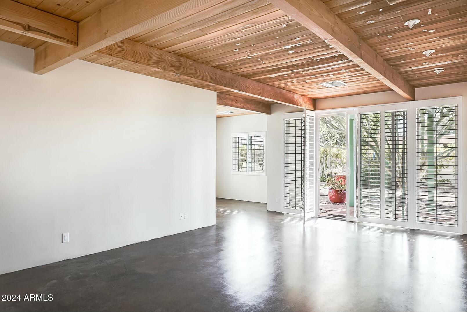 6237 E Pinchot Avenue