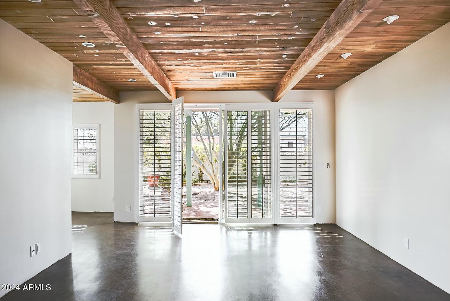 6237 E Pinchot Avenue