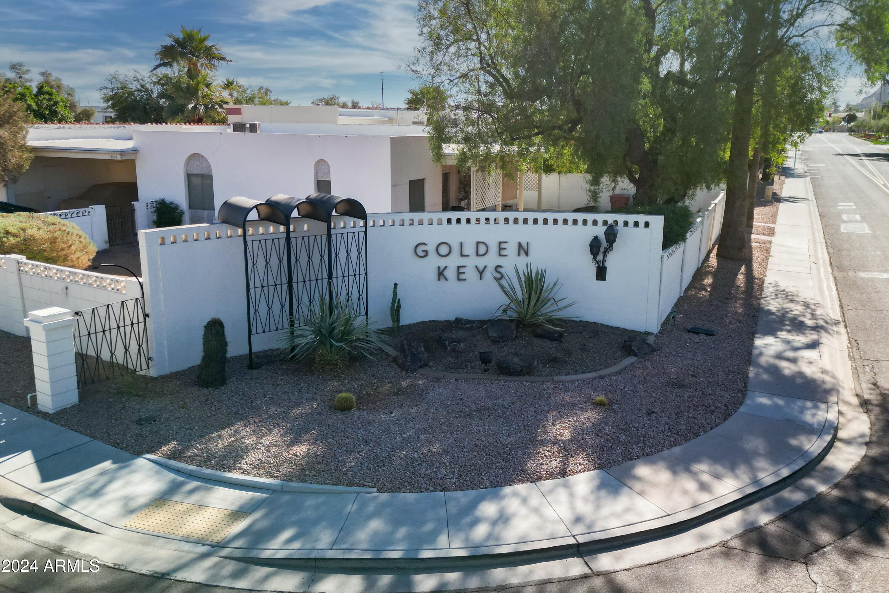 6237 E Pinchot Avenue