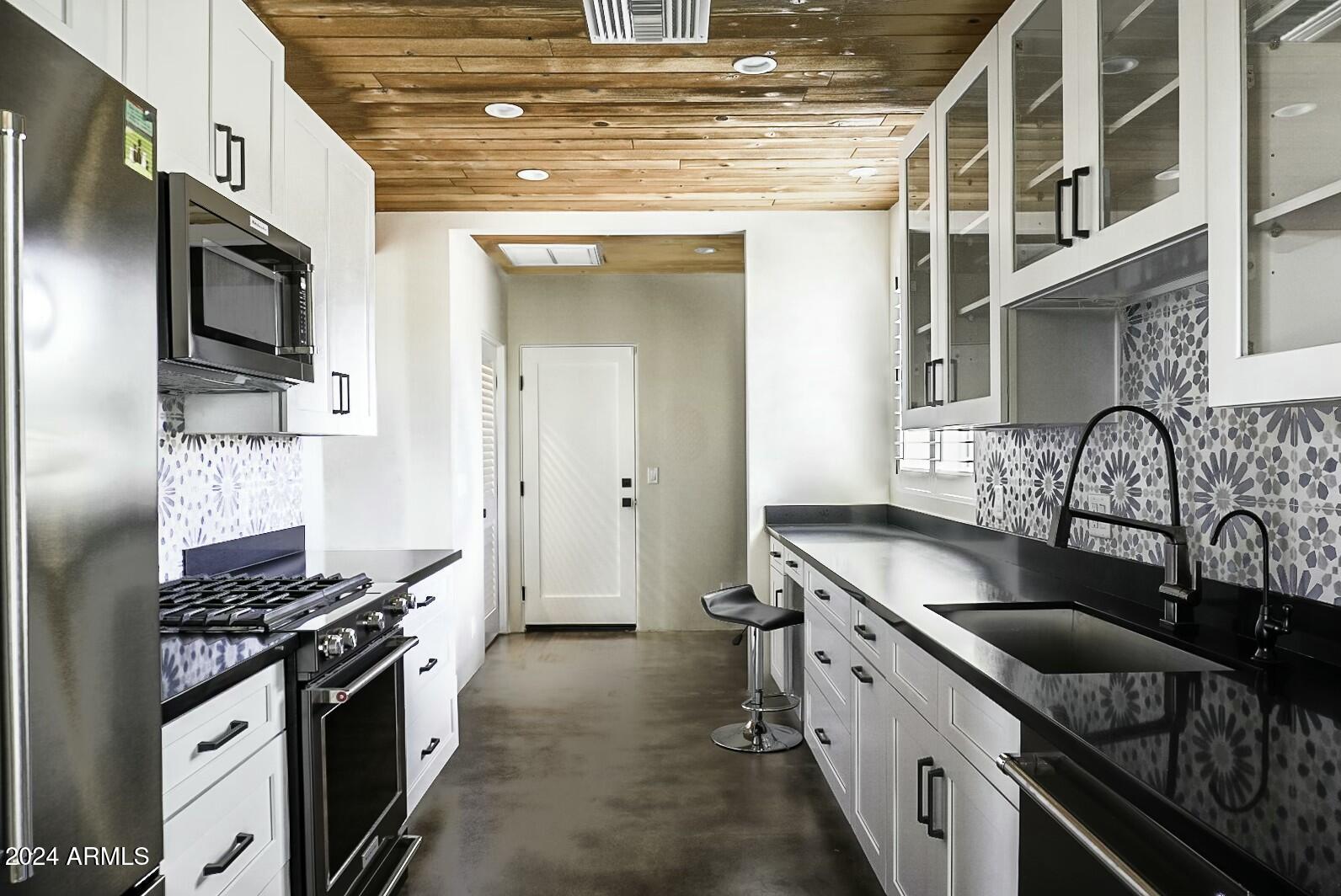 6237 E Pinchot Avenue