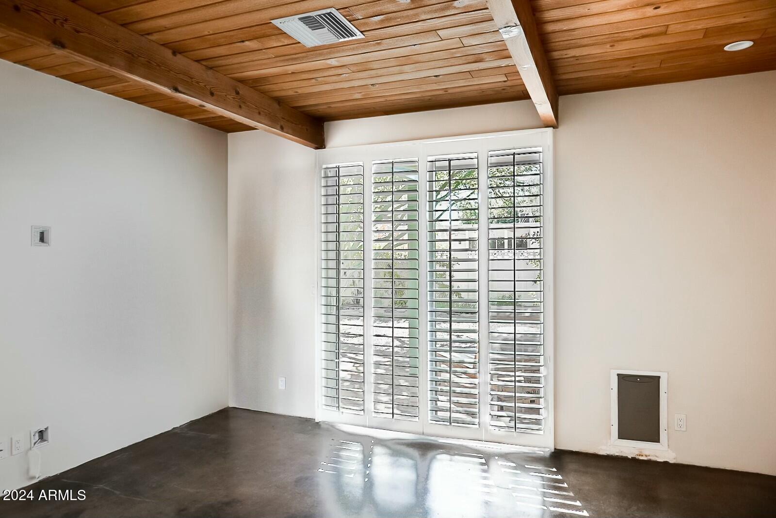 6237 E Pinchot Avenue