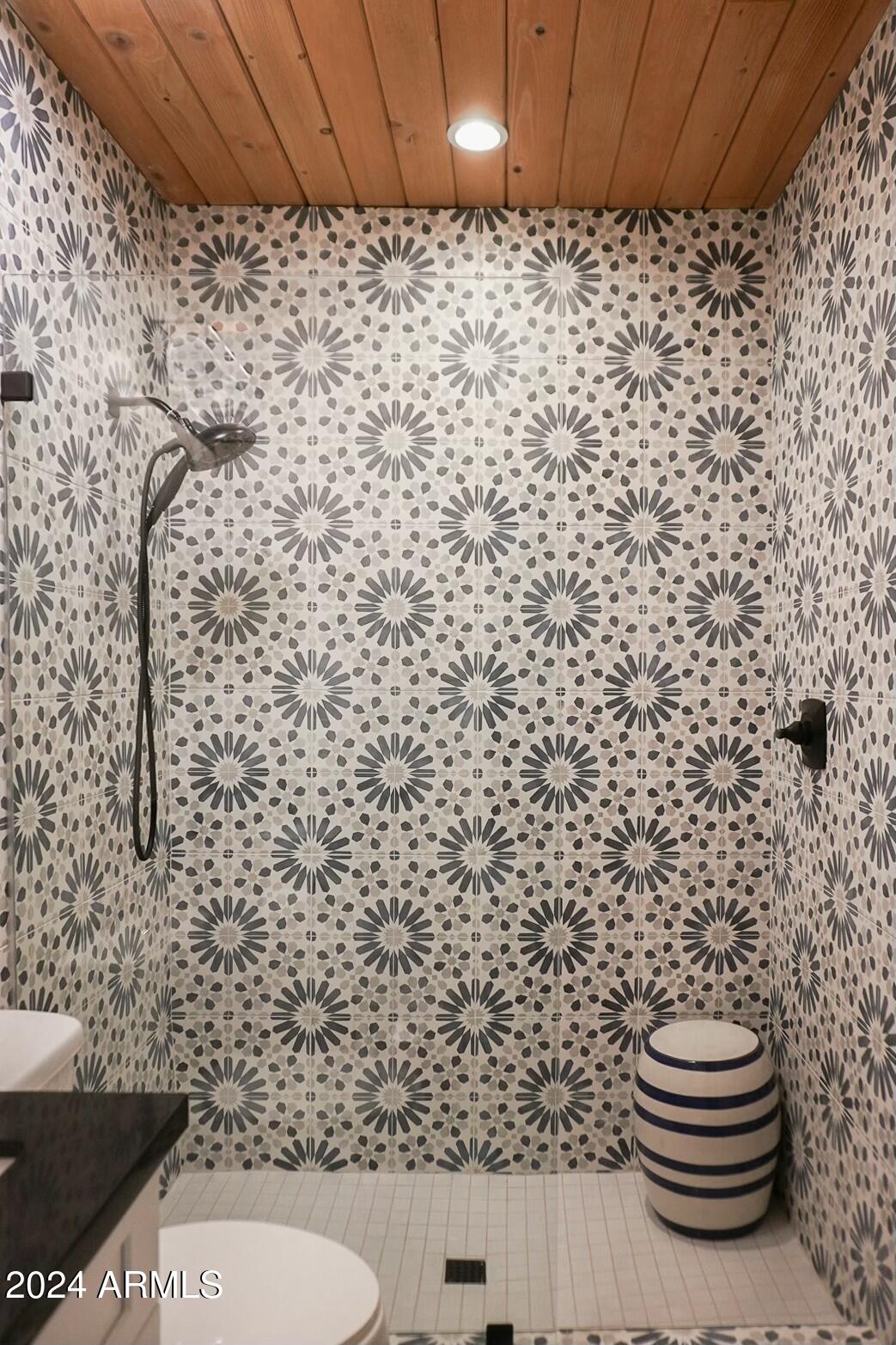 6237 E Pinchot Avenue