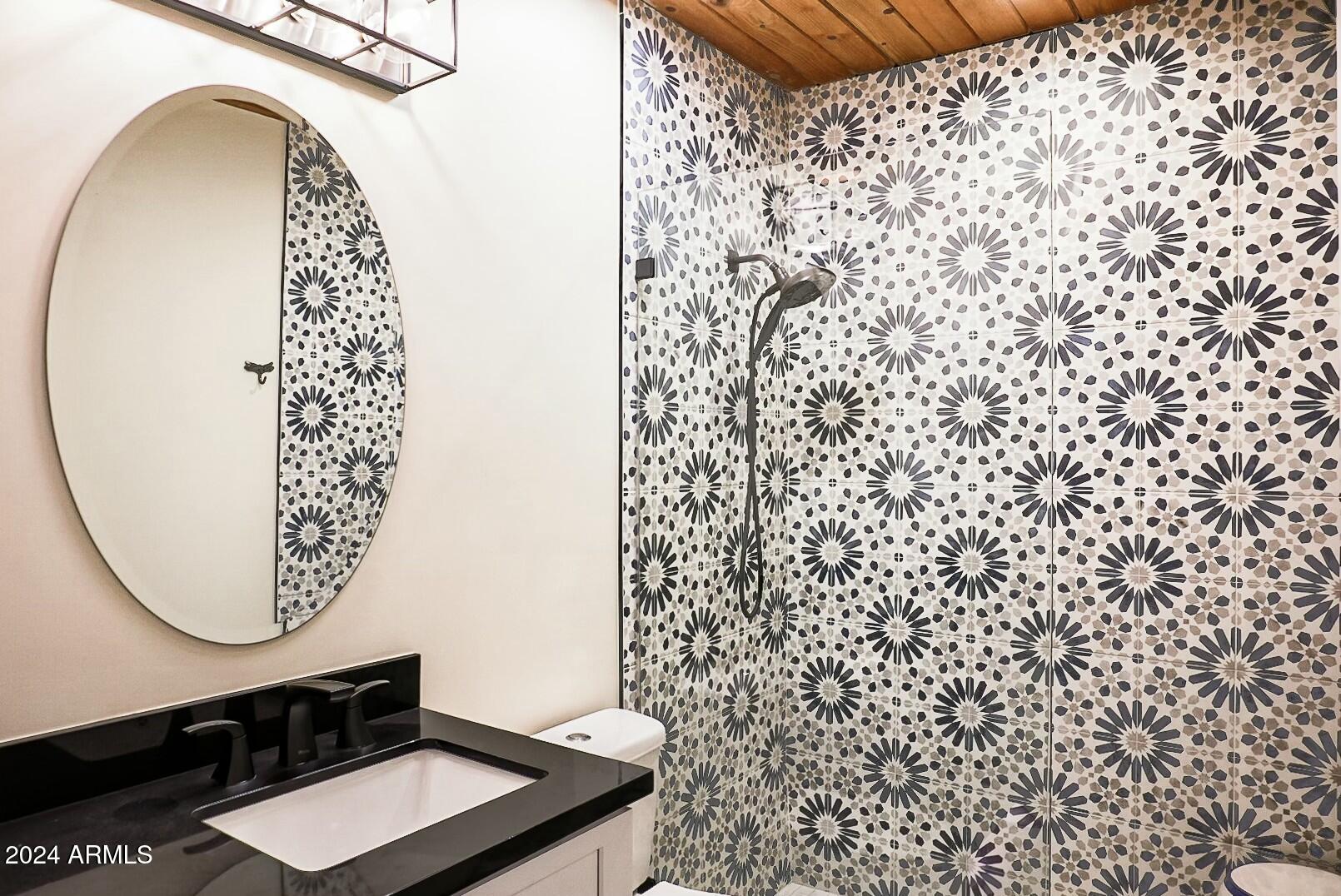 6237 E Pinchot Avenue