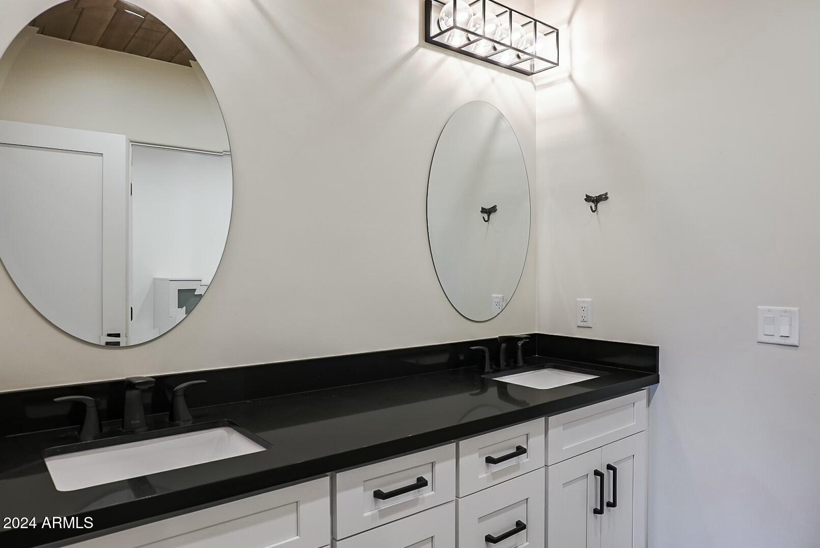 6237 E Pinchot Avenue