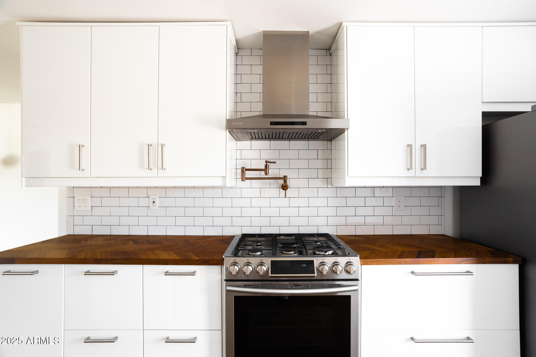 3634 E PICCADILLY Road