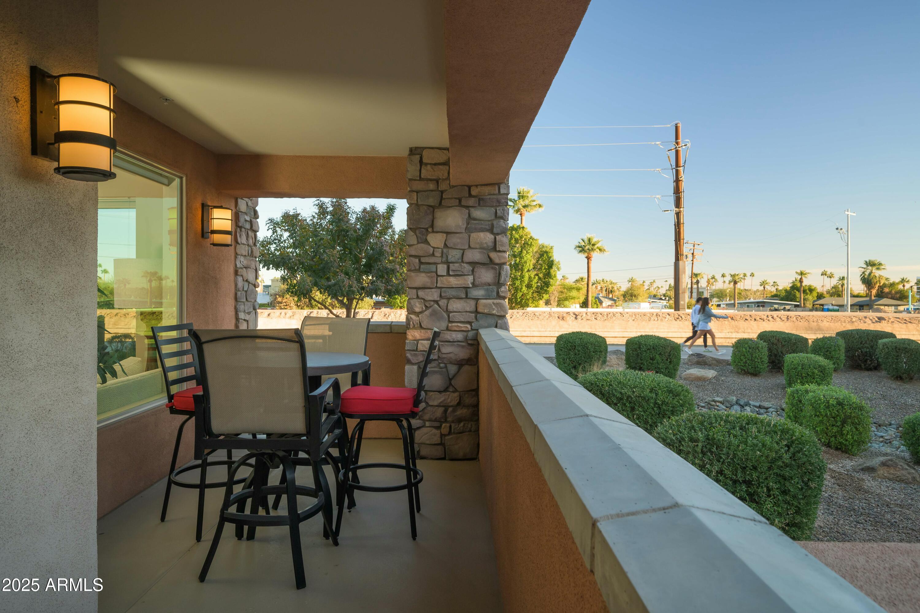 4805 N WOODMERE FAIRWAY Lane 1012