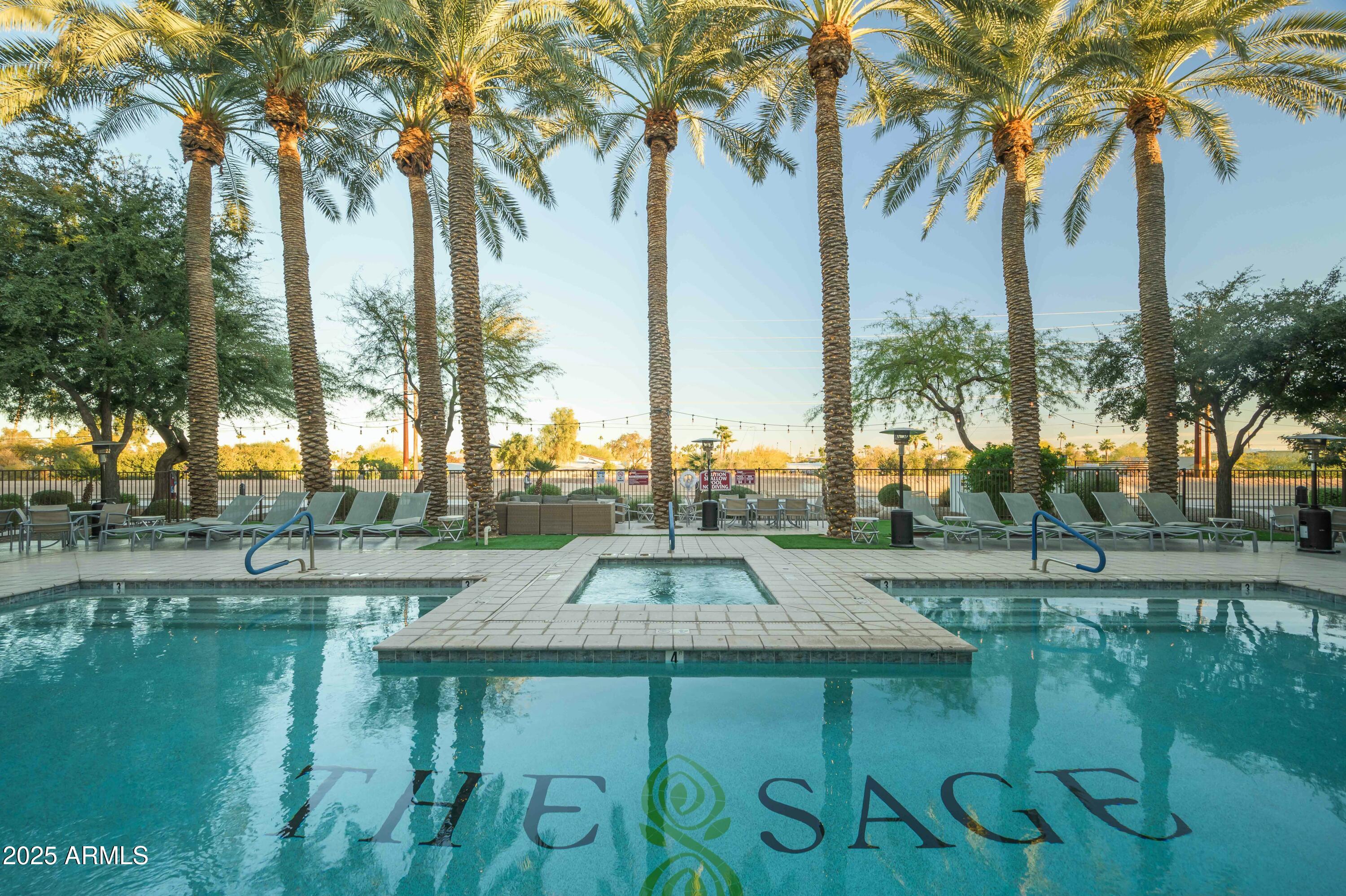 4805 N WOODMERE FAIRWAY Lane 1012