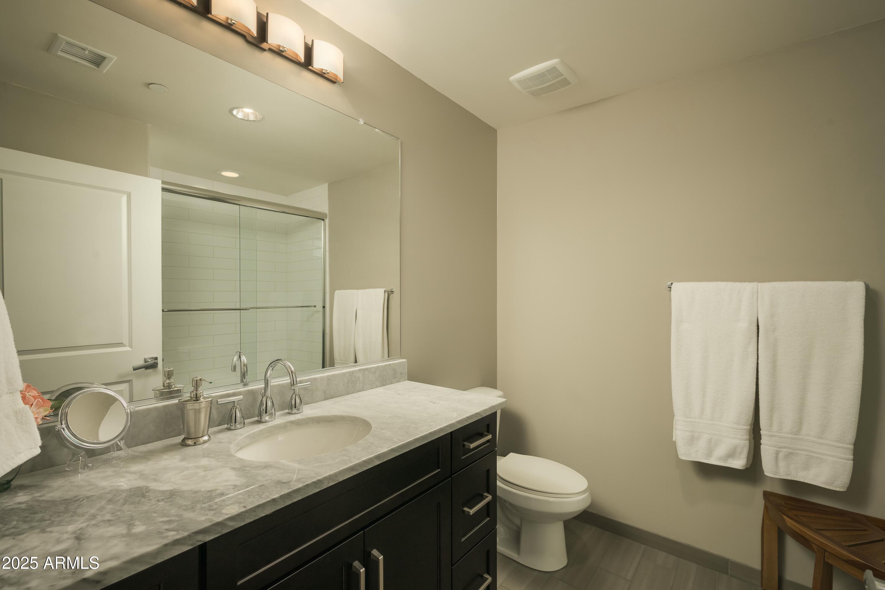 4805 N WOODMERE FAIRWAY Lane 1012