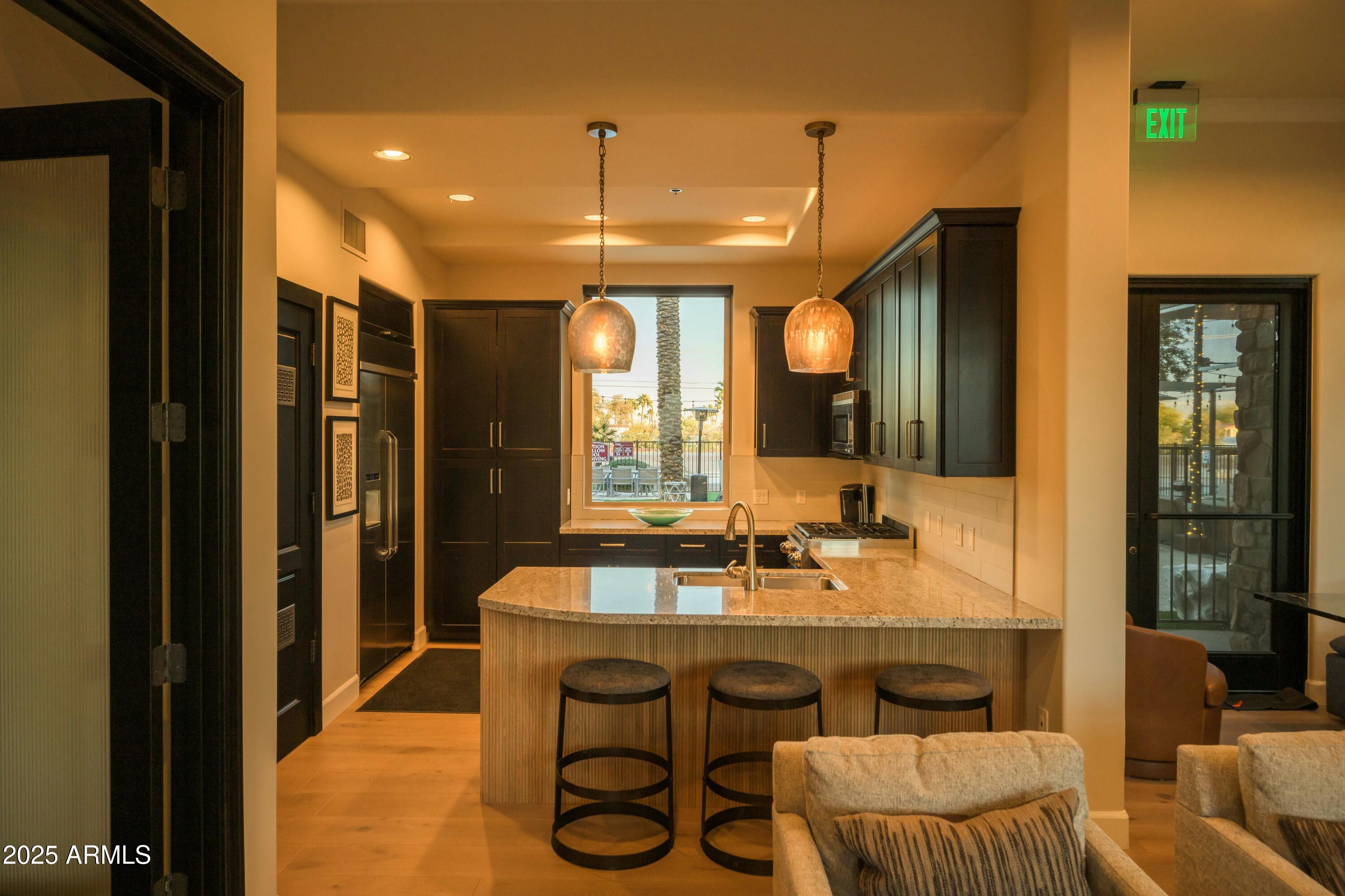 4805 N WOODMERE FAIRWAY Lane 1012