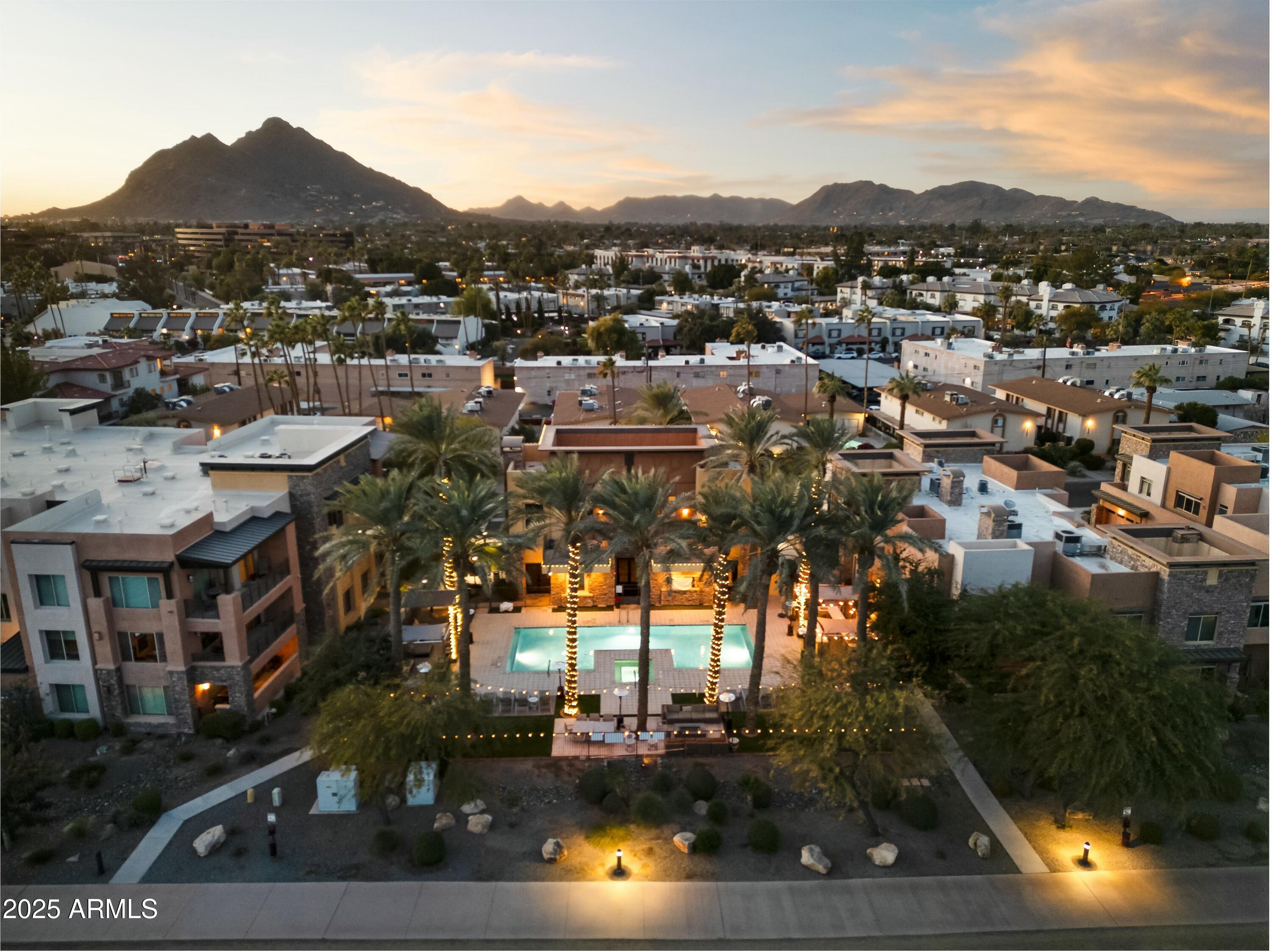 4805 N WOODMERE FAIRWAY Lane 1012