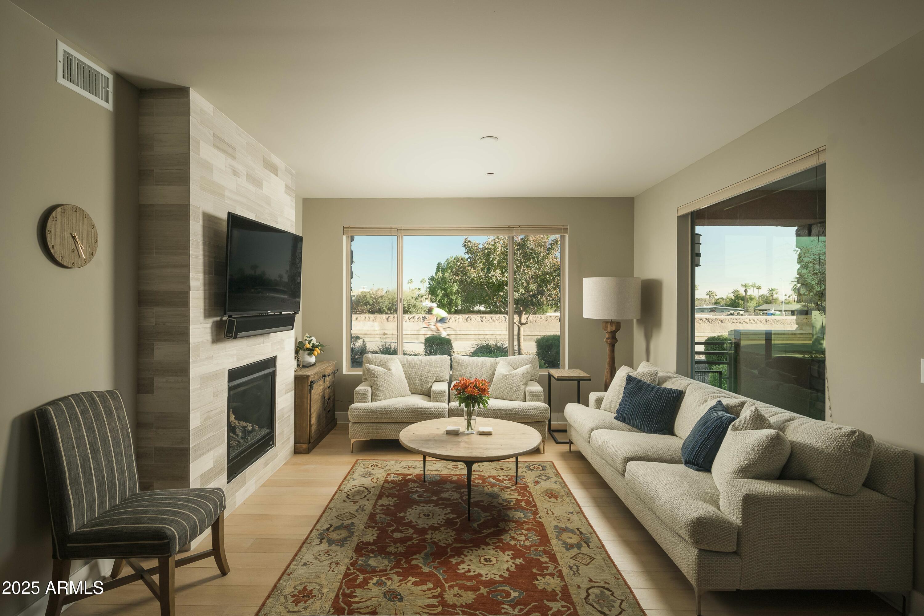 4805 N WOODMERE FAIRWAY Lane 1012