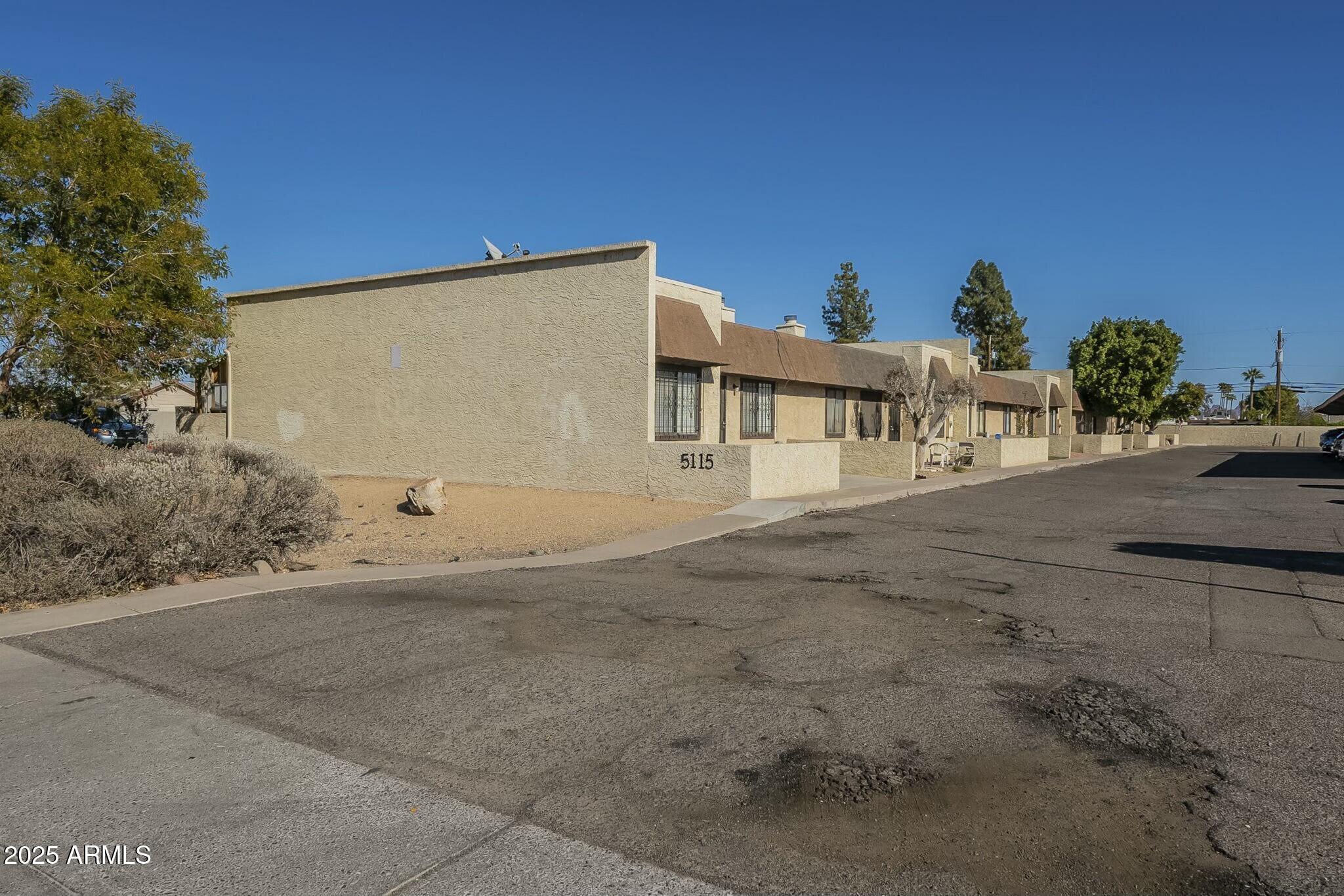 5115 N 22ND Avenue, 1