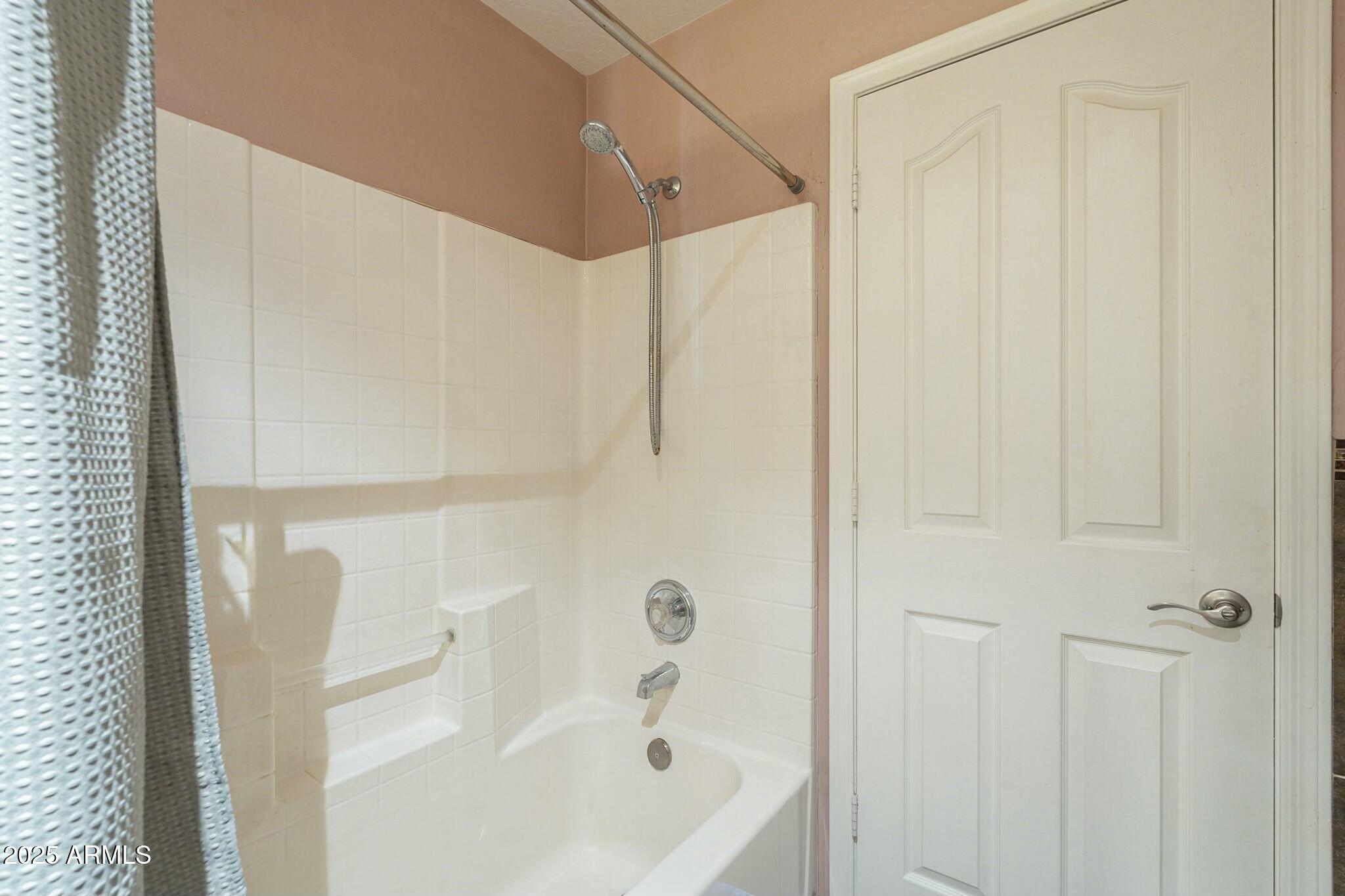 2701 E ANDERSON Drive