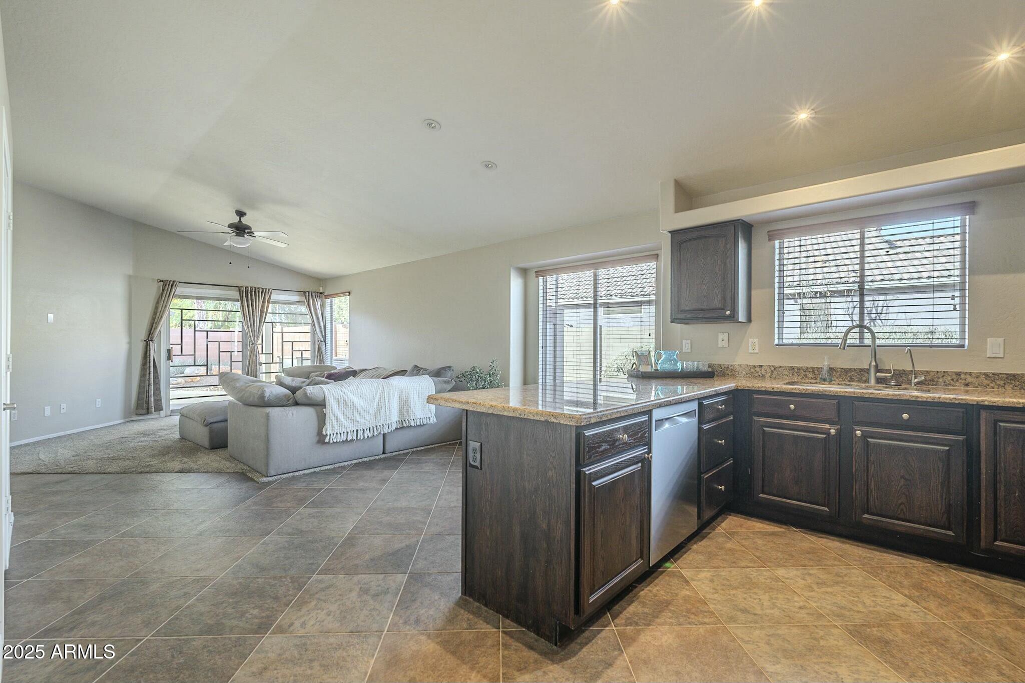 2701 E ANDERSON Drive