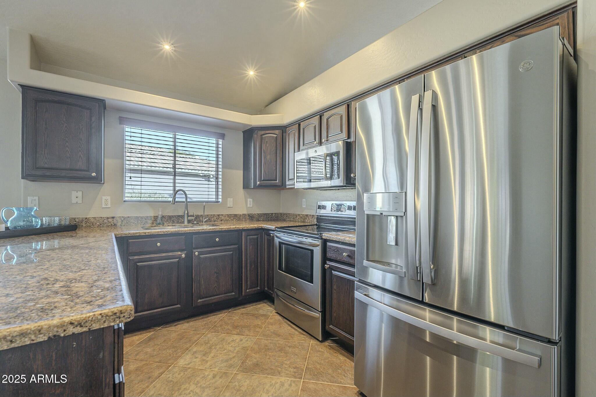 2701 E ANDERSON Drive