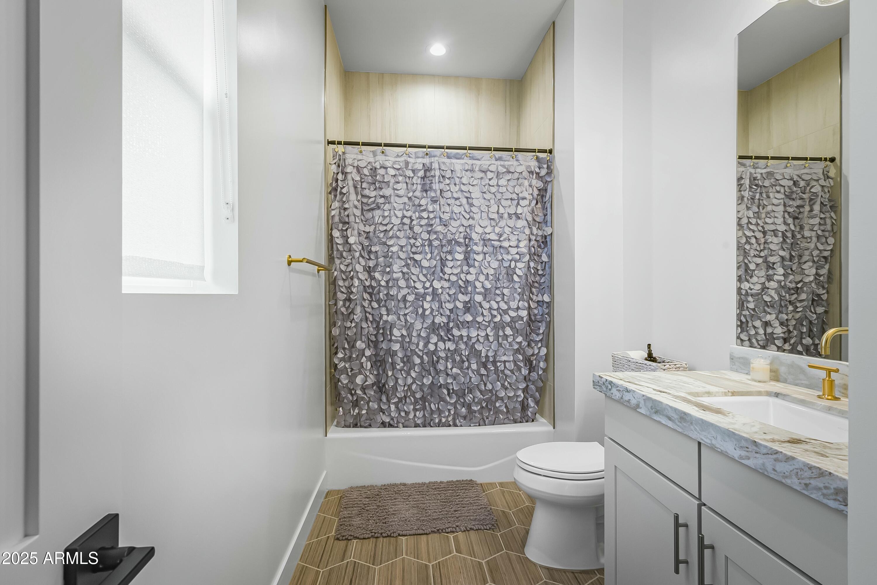 17801 W MOUNTAINAIR Street