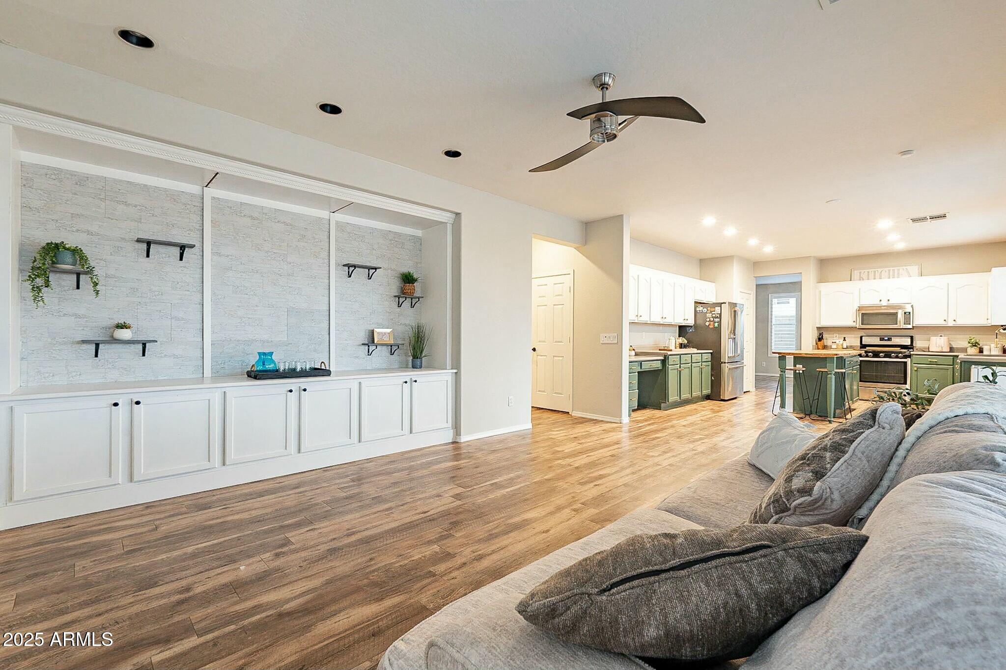 25622 N SINGBUSH Loop