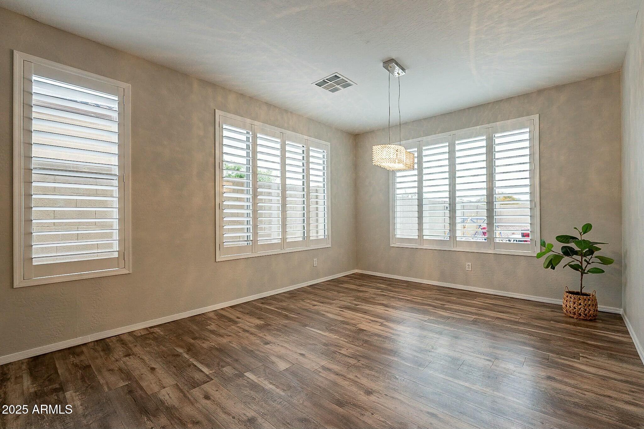 25622 N SINGBUSH Loop