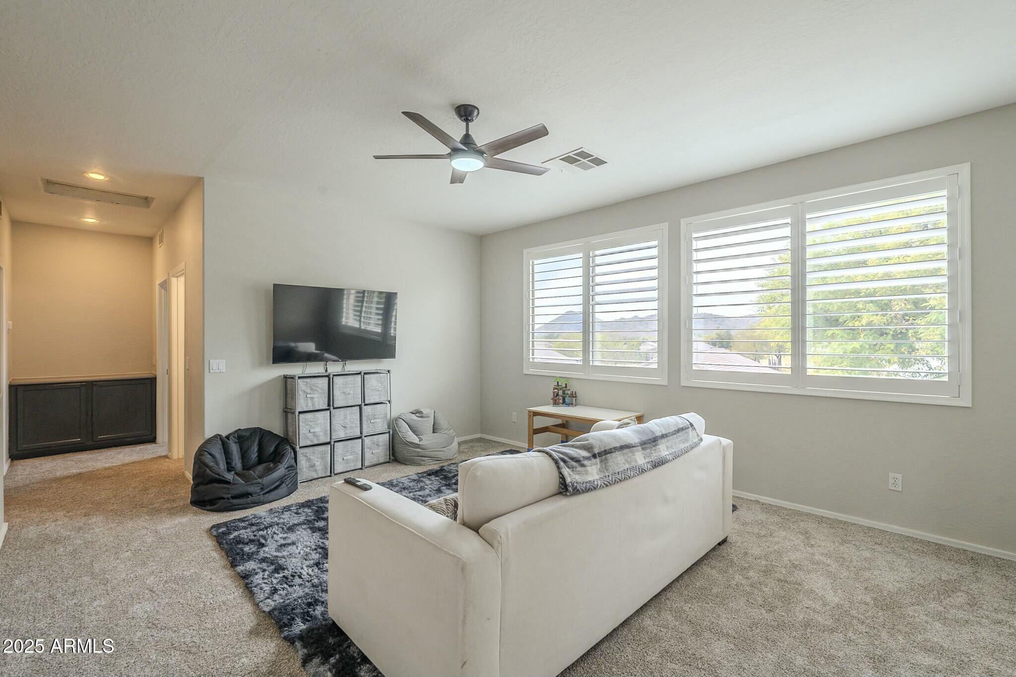 25622 N SINGBUSH Loop