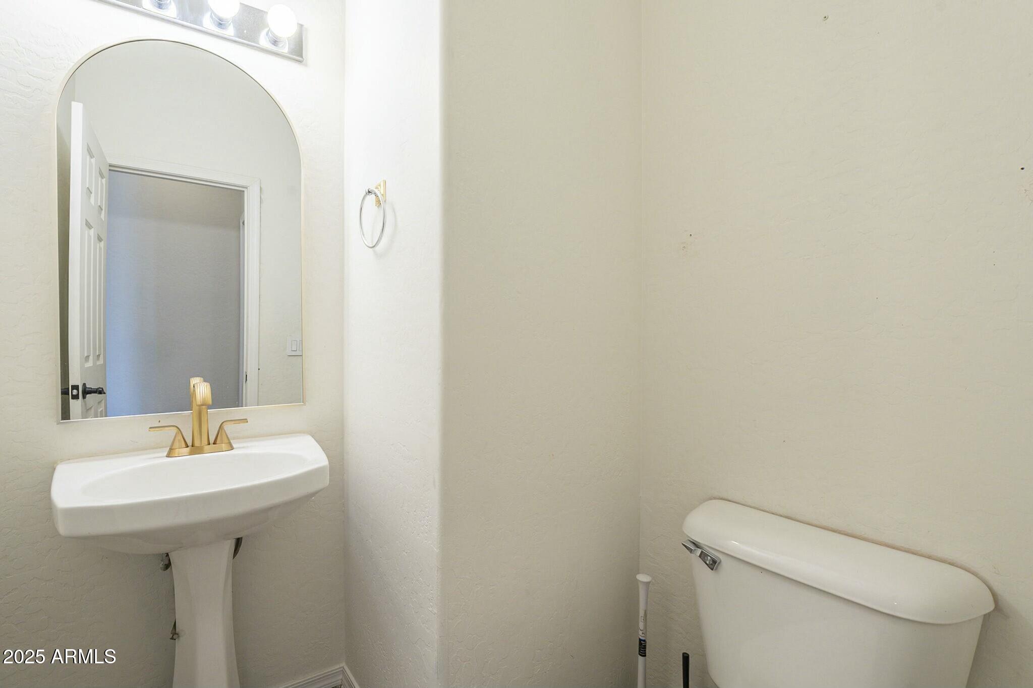 25622 N SINGBUSH Loop