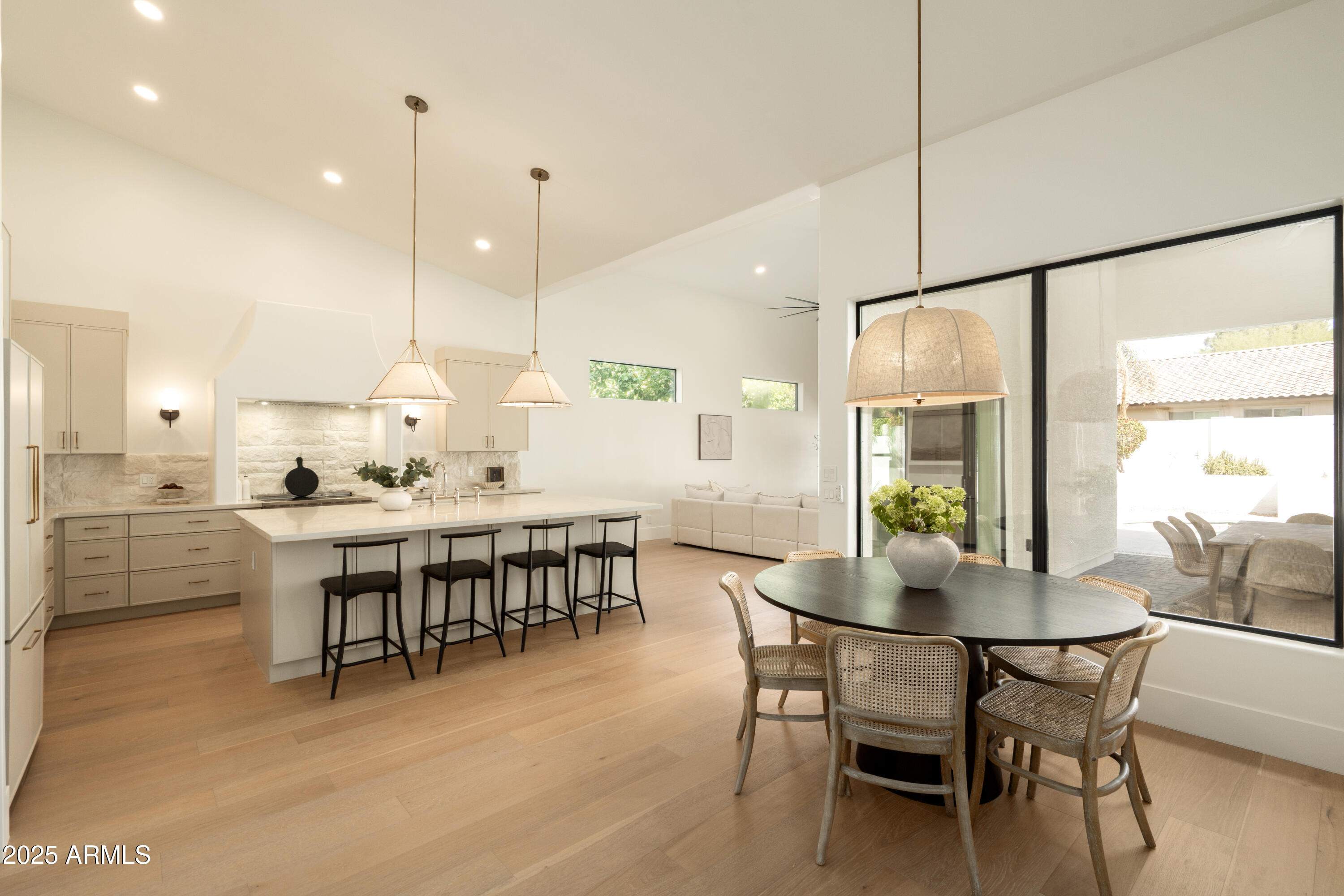 6232 E MONTE CRISTO Avenue