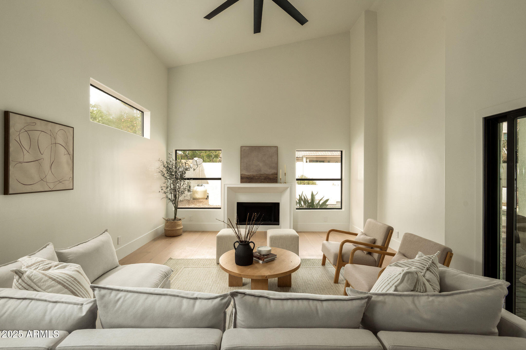 6232 E MONTE CRISTO Avenue