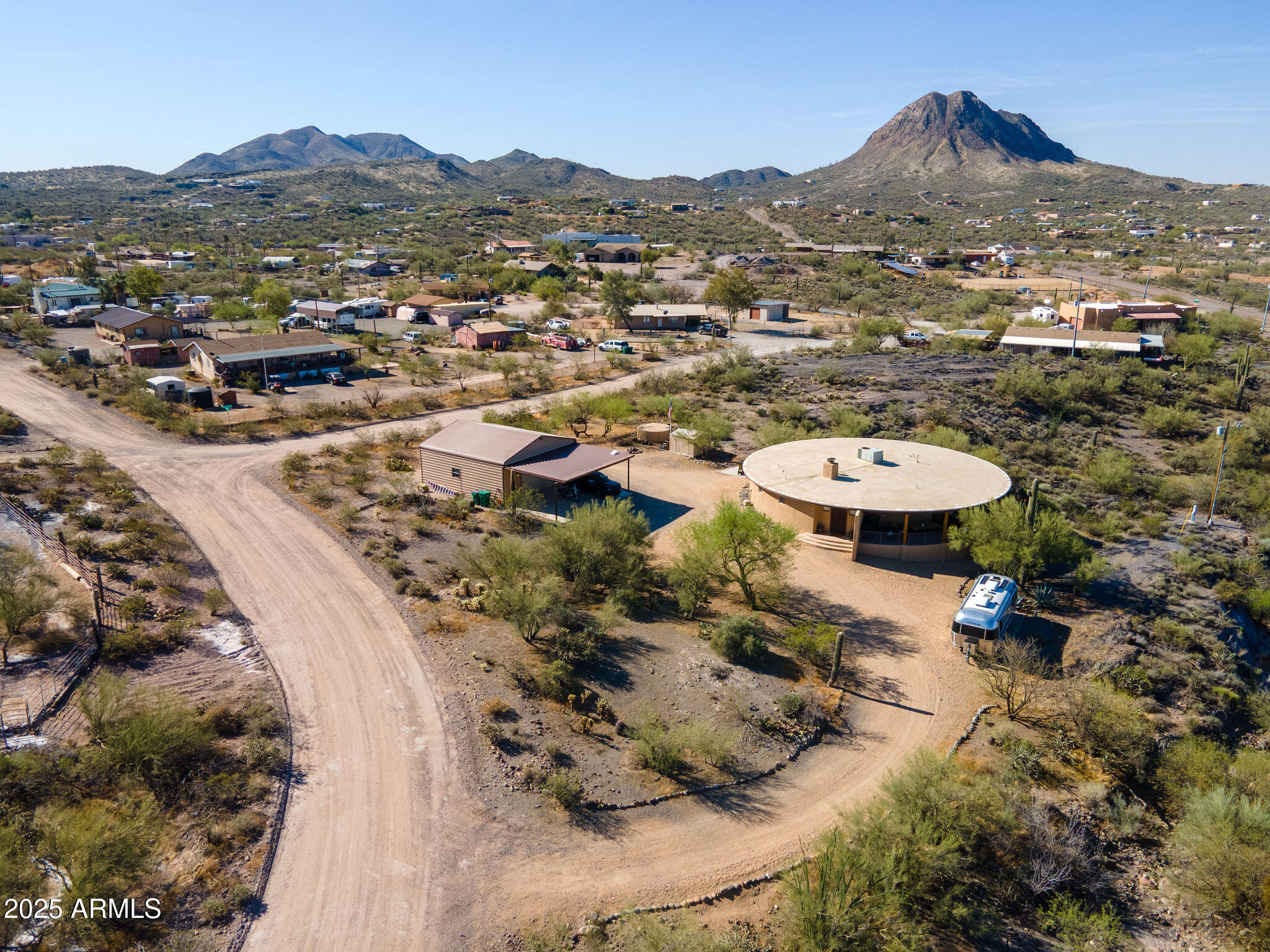 2579 W ROUGHRIDER Road